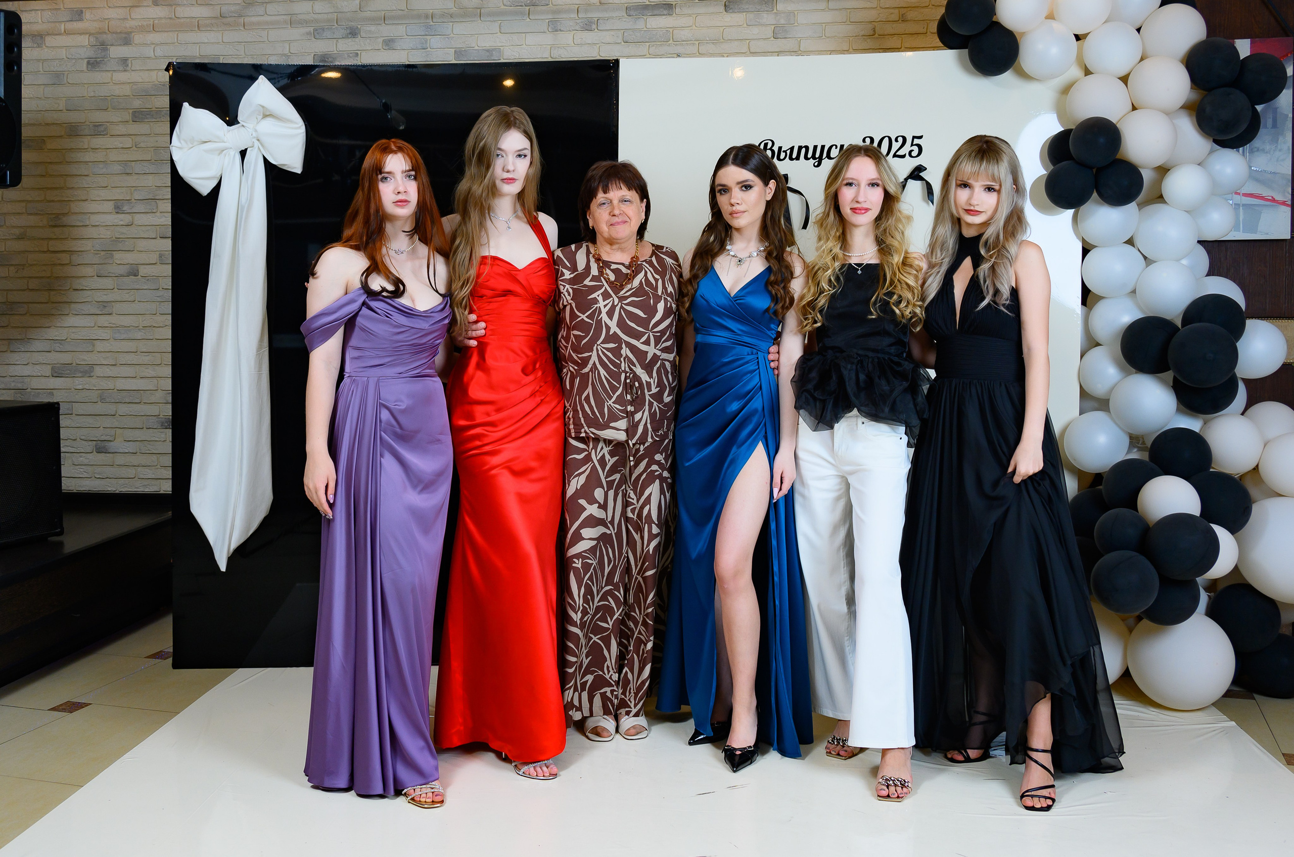 Выпускной 2025 11 кл. Семейный и детский фотограф в Новороссийске Лебедева Елена