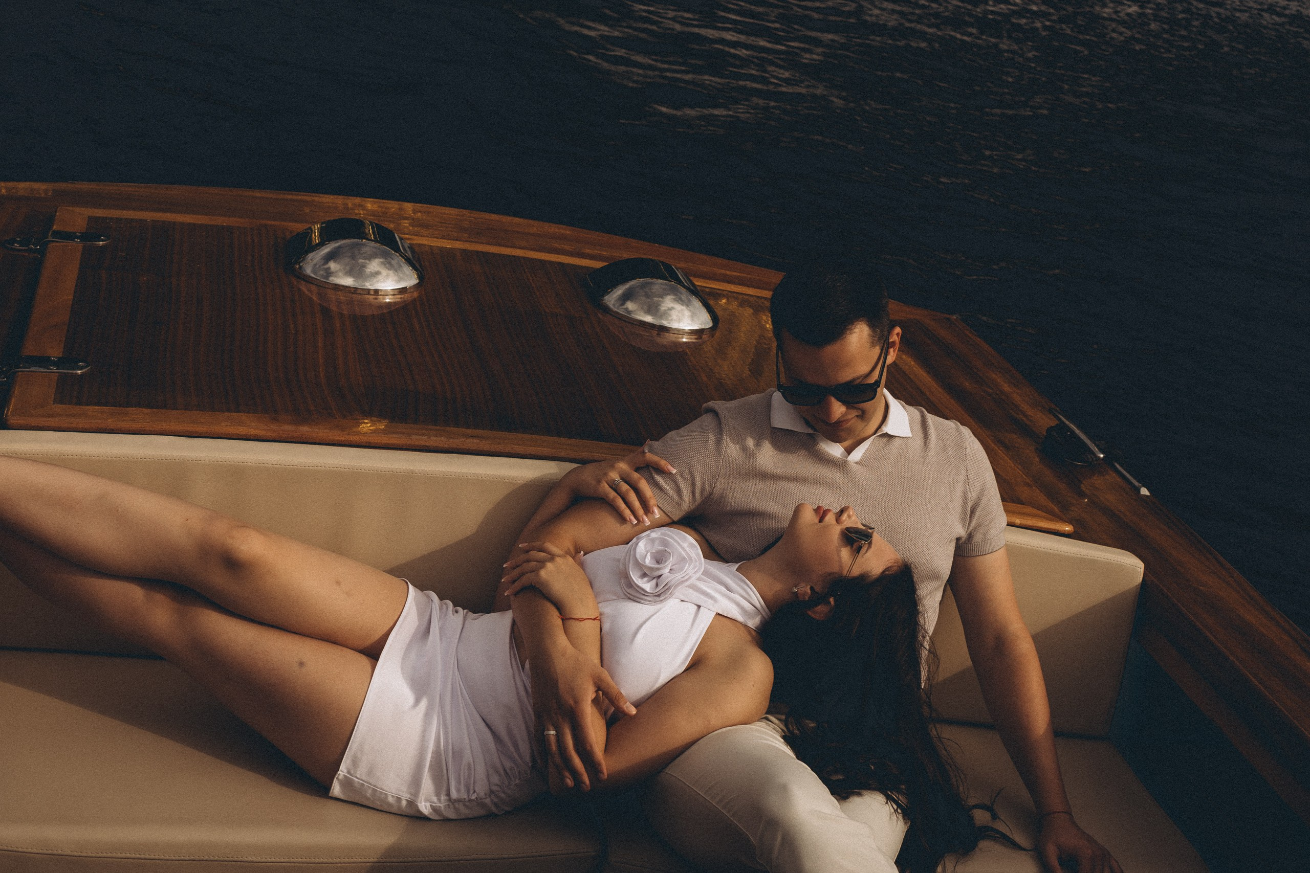 СВАДЕНБНАЯ СЬЕМКА НА КАТЕРЕ ПО КАНАЛАМ САНКТ-ПЕТЕРБУРГА И В АКВАТОРИИ НЕВЫ. Профессиональный фотограф, Санкт-Петербург — Виктория Богомолова