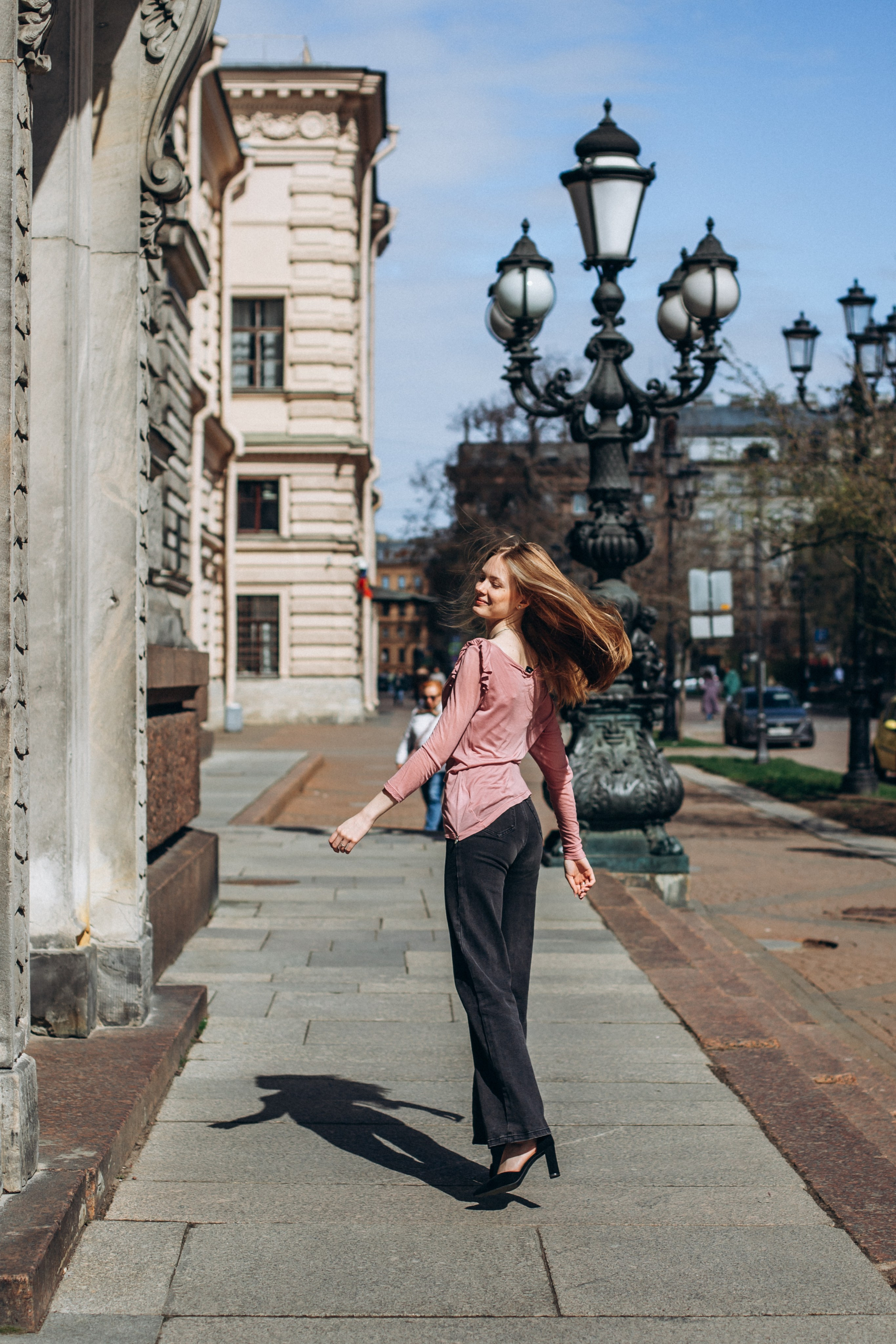 Юлия в мае. Фотопрогулка в Петербурге. Индивидуальный и семейный фотограф в Санкт-Петербурге
