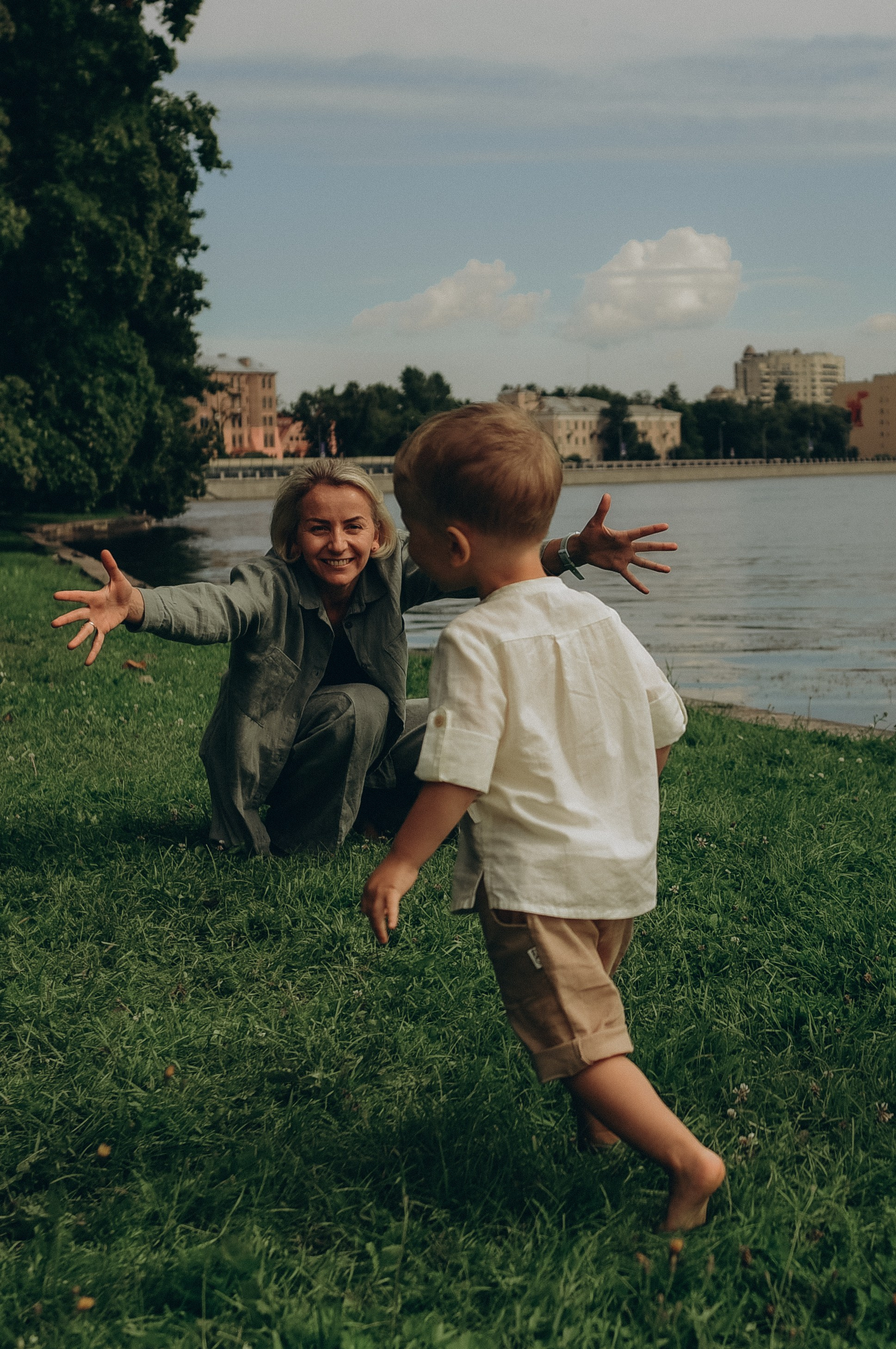 Семейная фотопрогулка парке. Елена Павел и Лев. Семейный и свадебный фотограф в Санкт-Петербурге Яна
