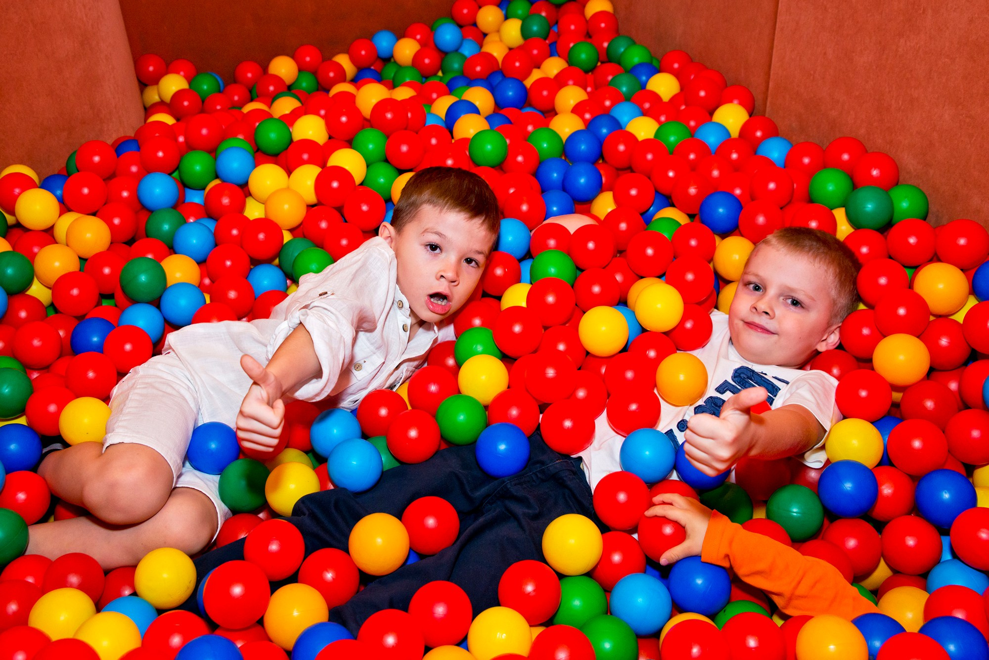 Детский праздник. Anzhina1.wfolio.pro