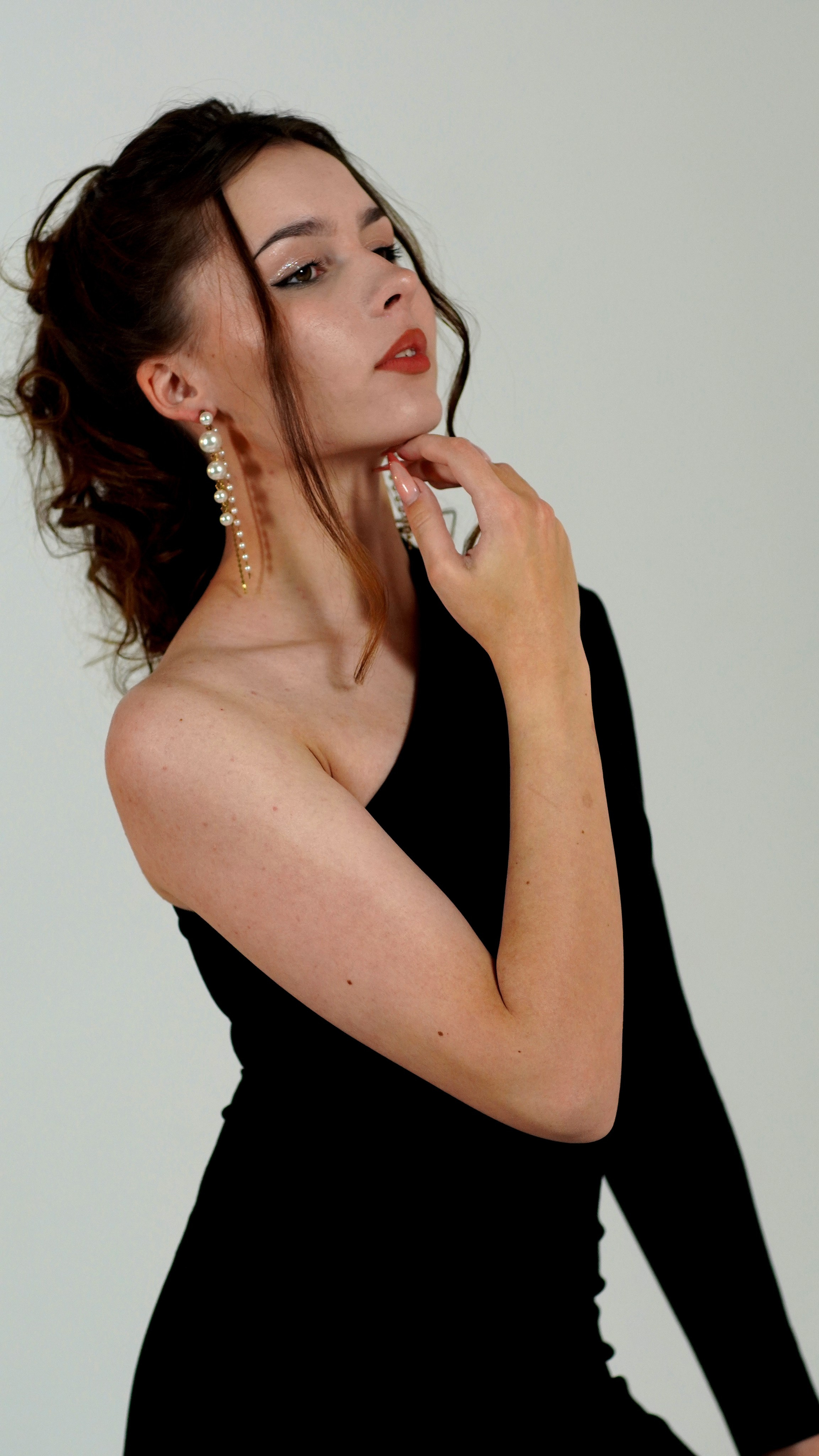 Фотосессии с моделью для маркетплейсов. Коллекции одежды, украшений, аксессуаров. Свадебный видеограф и фотограф в Пензе Виталий Гинзбург