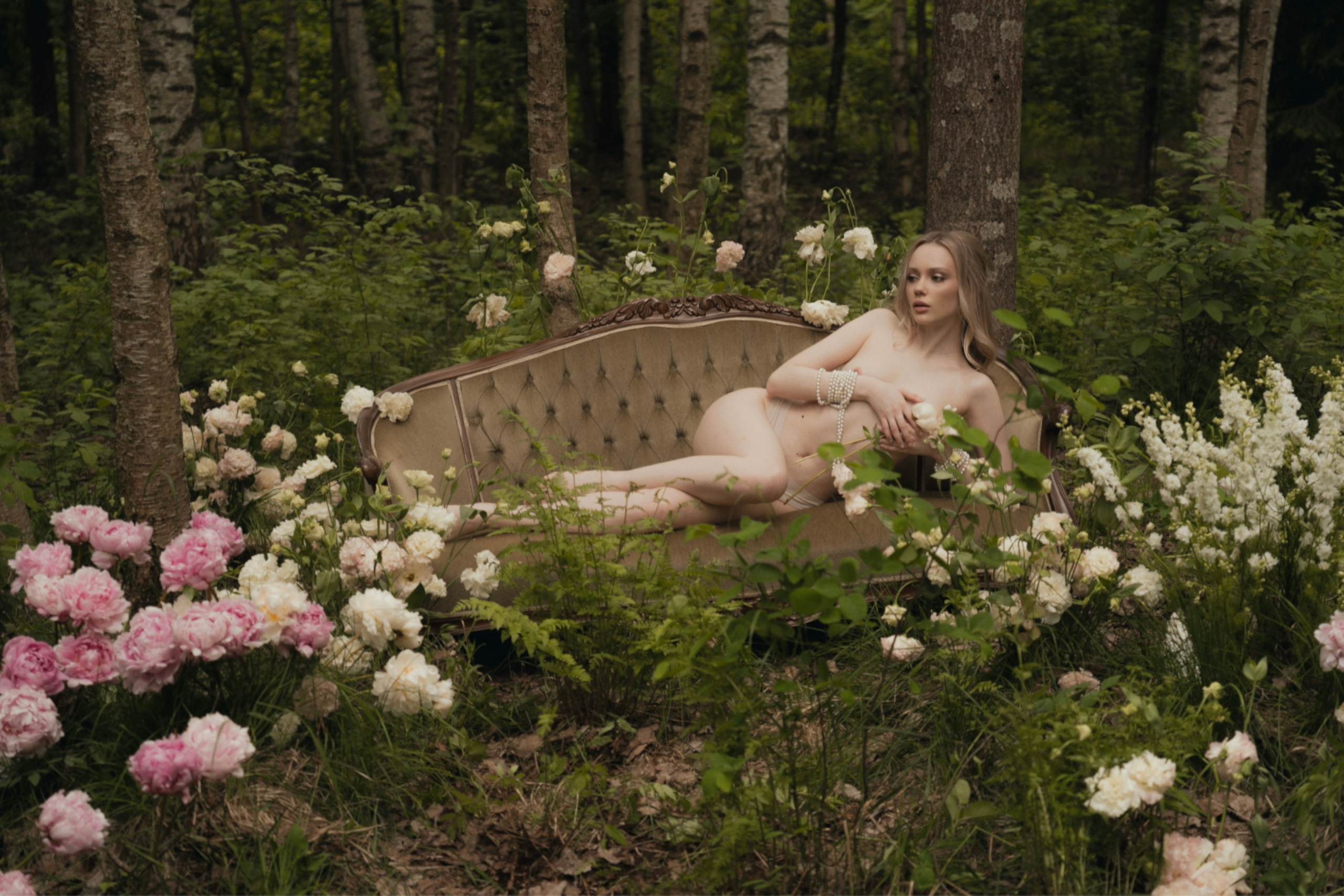 «Она проснулась в саду» art project. Фэшн-фотограф в Санкт-Петербурге Дарья Семиколенных