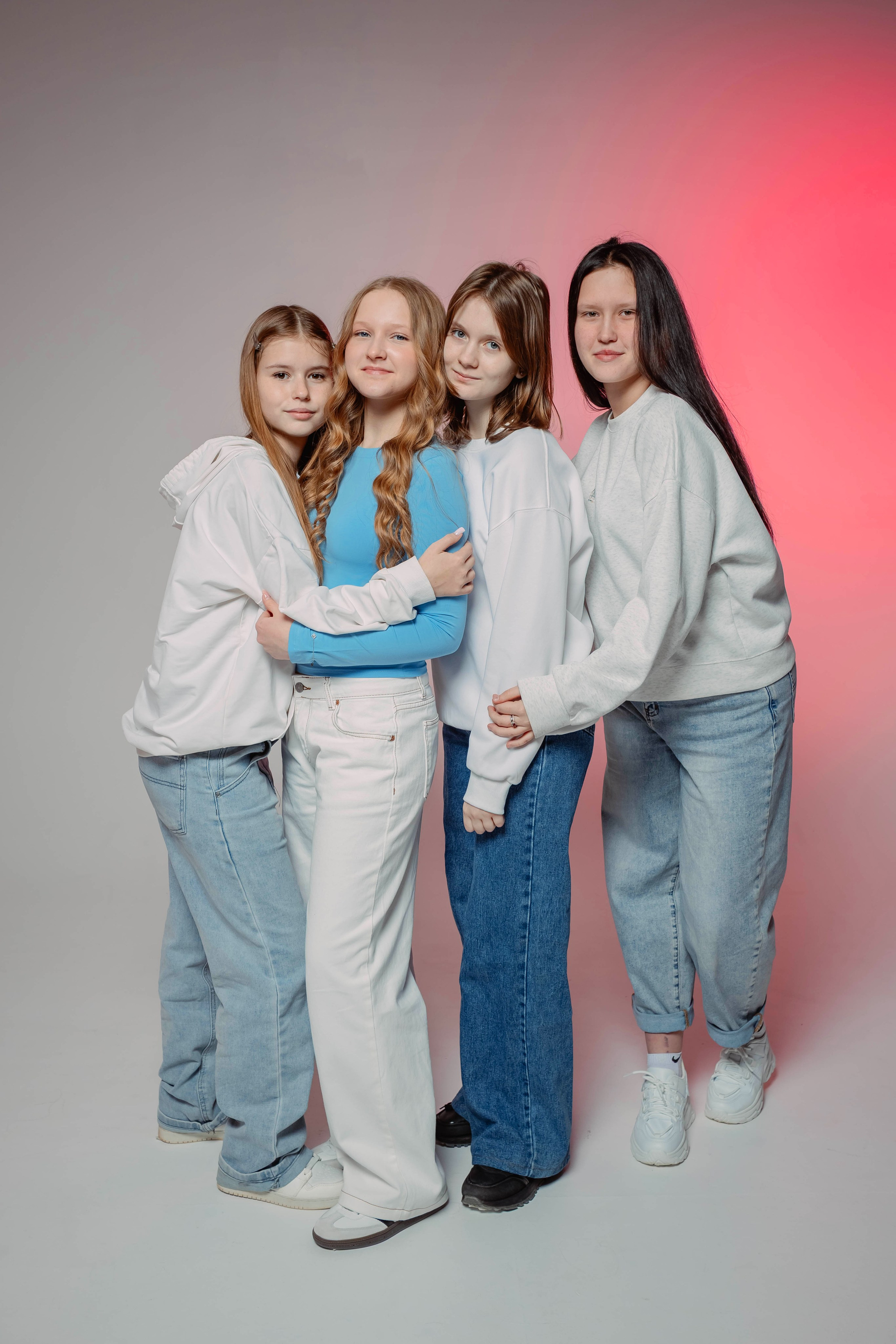 Позирование группы. Выпускные альбомы для детского сада и школы