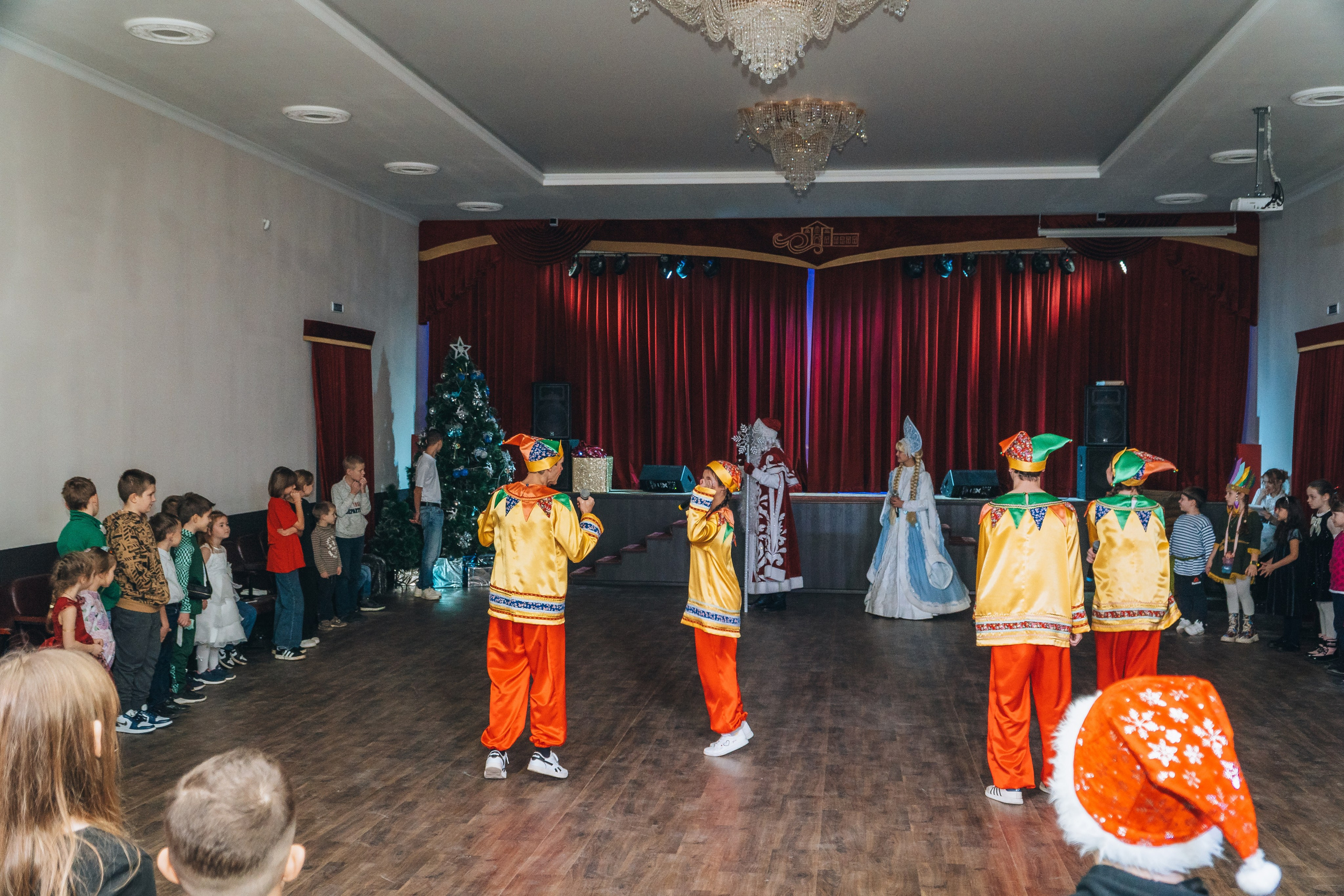 «Сказка о Новом годе и богатыре настоящем». Новотитаровский Дом культуры