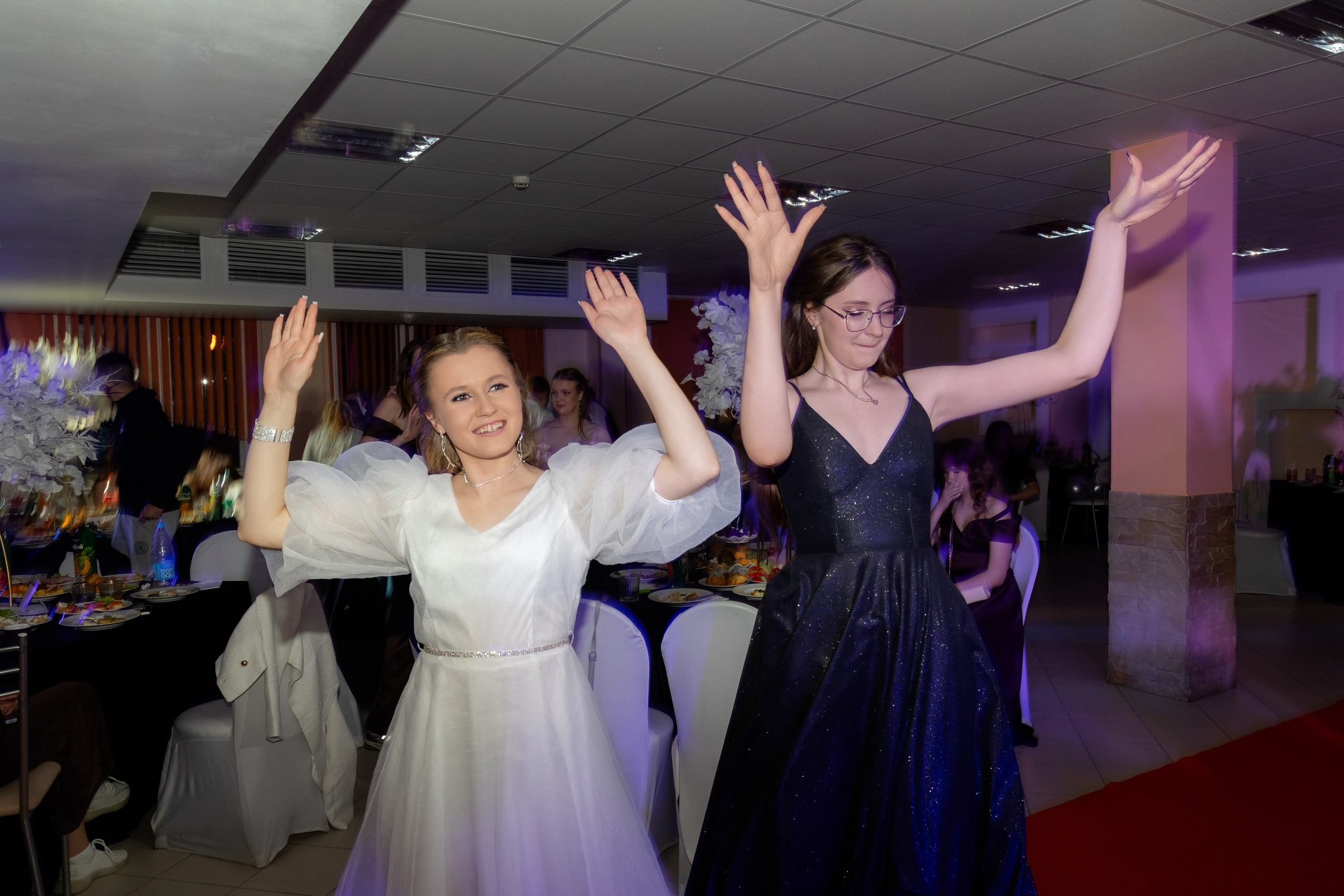 Школьный выпускной 2025 год в Минске, Беларуси. Свадебный фотограф в Минске/Беларуси Сергей Спиридонов