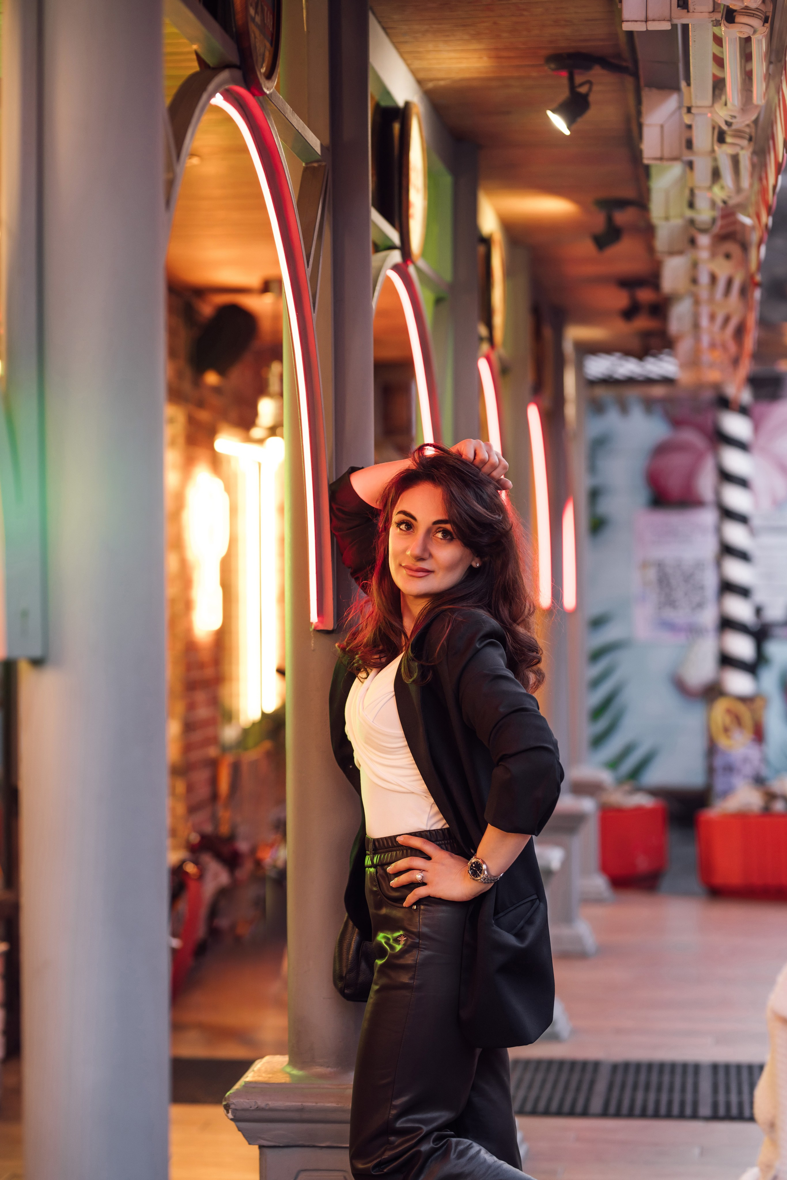 Мама и дочь, осенняя городская прогулка. Фотохудожник Наталия Кирсанова