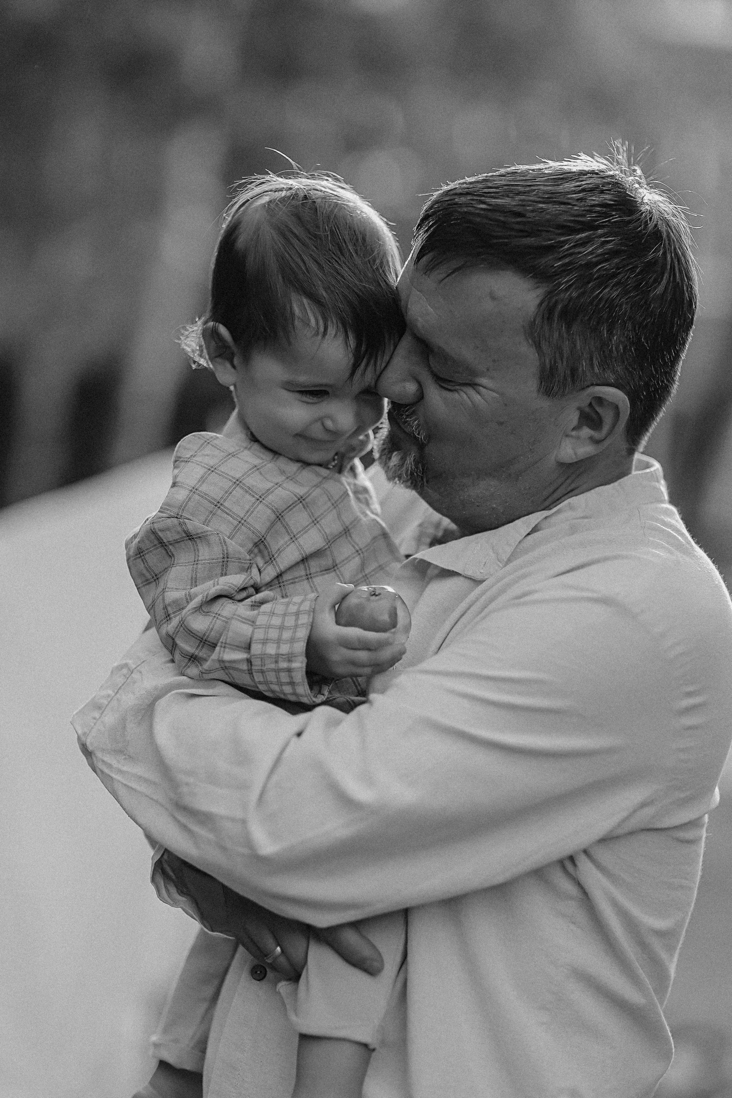 Стирка у дома. Семейный фотограф Тюмень, фотограф на роды Салмина Мария