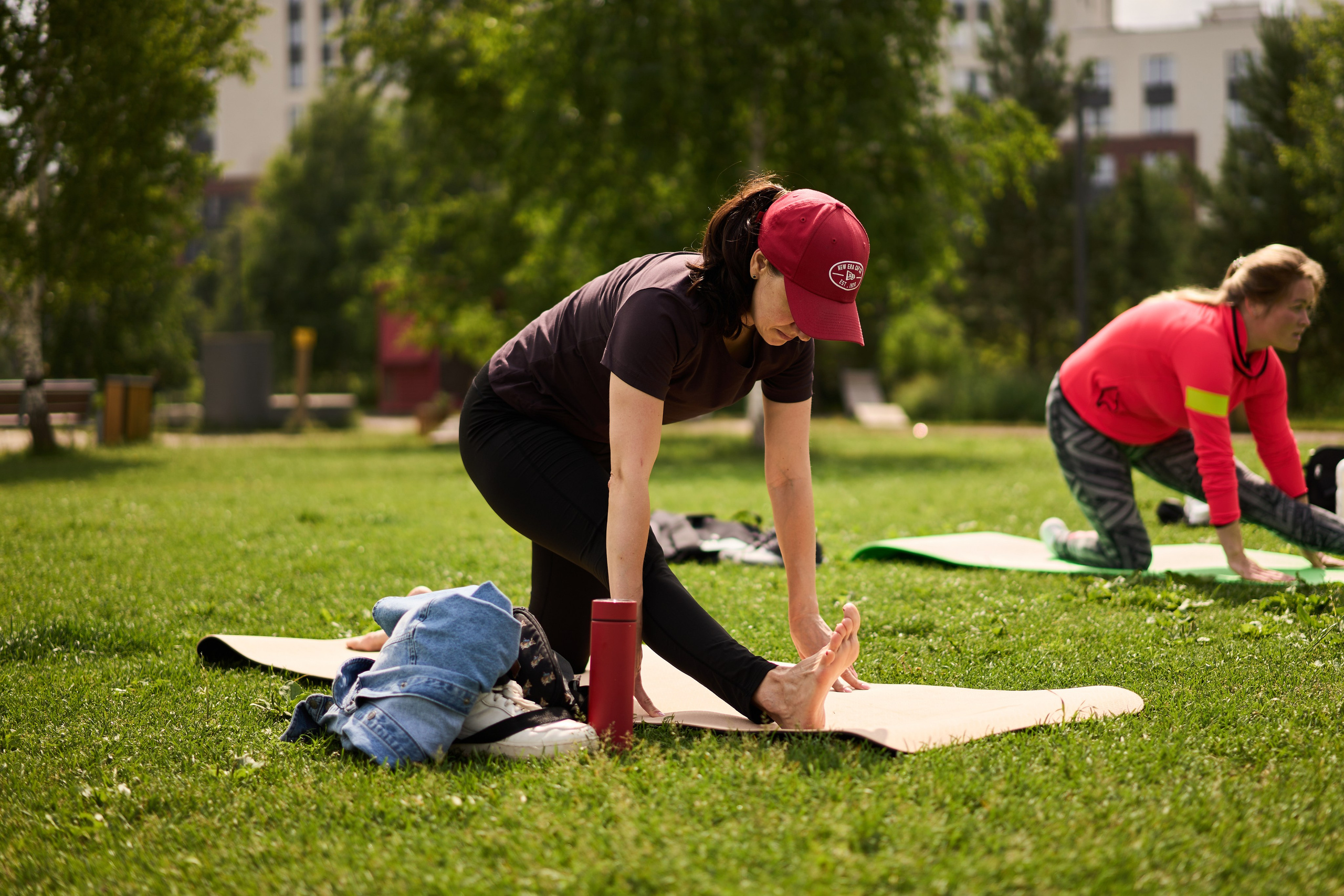 Репортажная съемка занятия йоги в парке. Фотограф Екатеринбург Кокшарова Александра