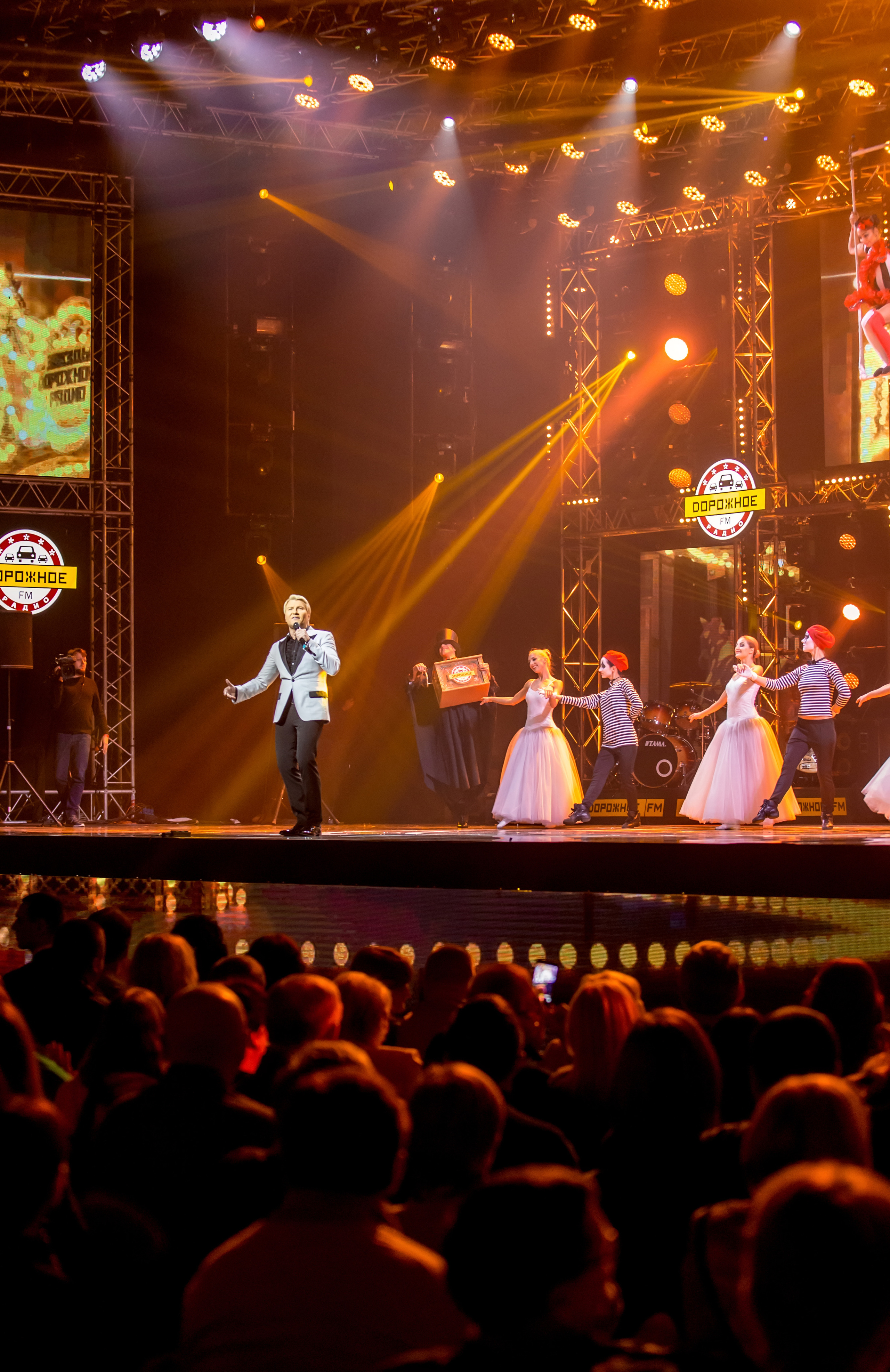 Фотосъёмка концерта Звёзды дорожного радио. Фотограф на праздник, корпоратив, День Рождения и Юбилей в г. Санкт-Петербурге Алексей Анкушев