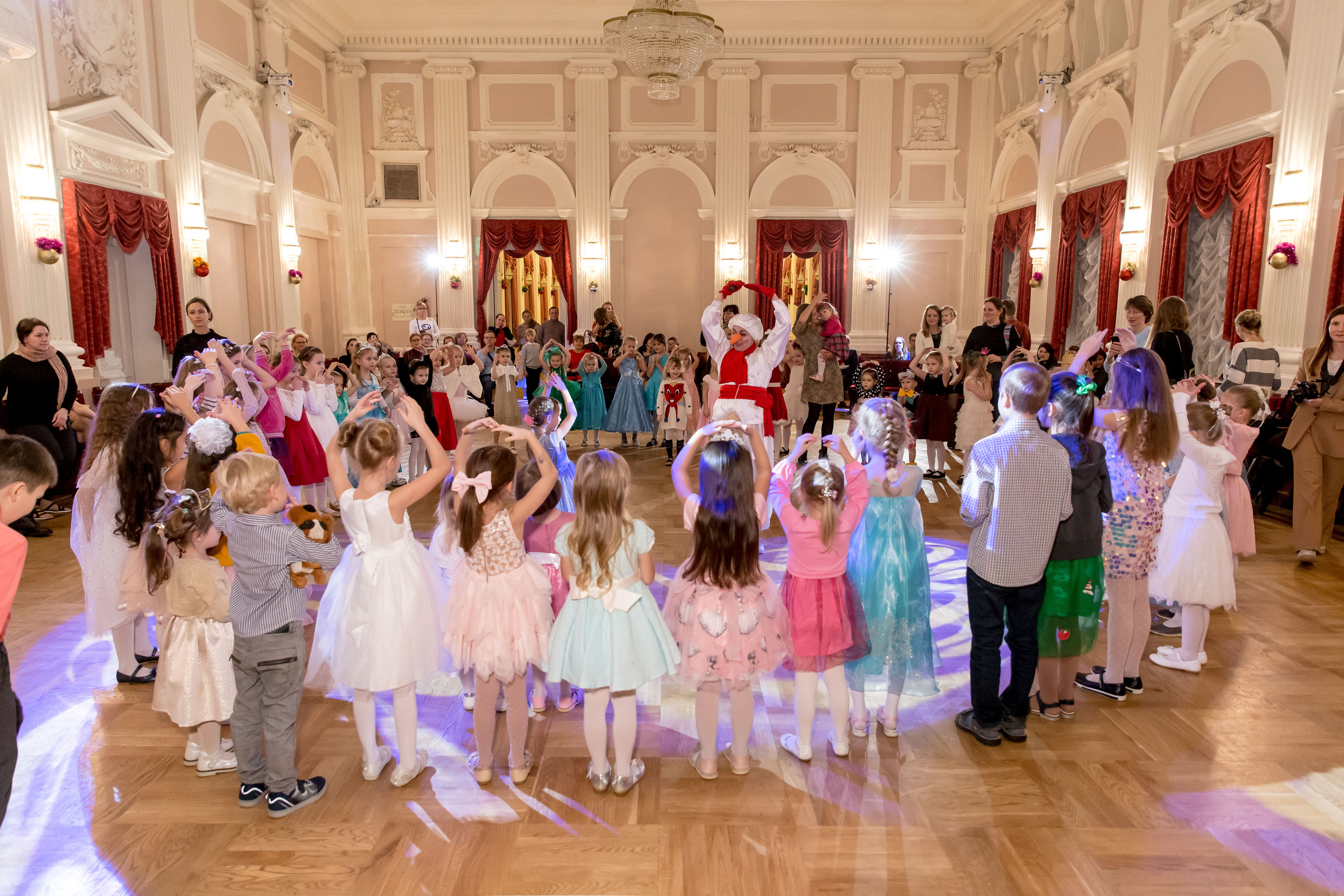Фотосъёмка новогоднего утренника. Фотограф на праздник, корпоратив, День Рождения и Юбилей в г. Санкт-Петербурге Алексей Анкушев