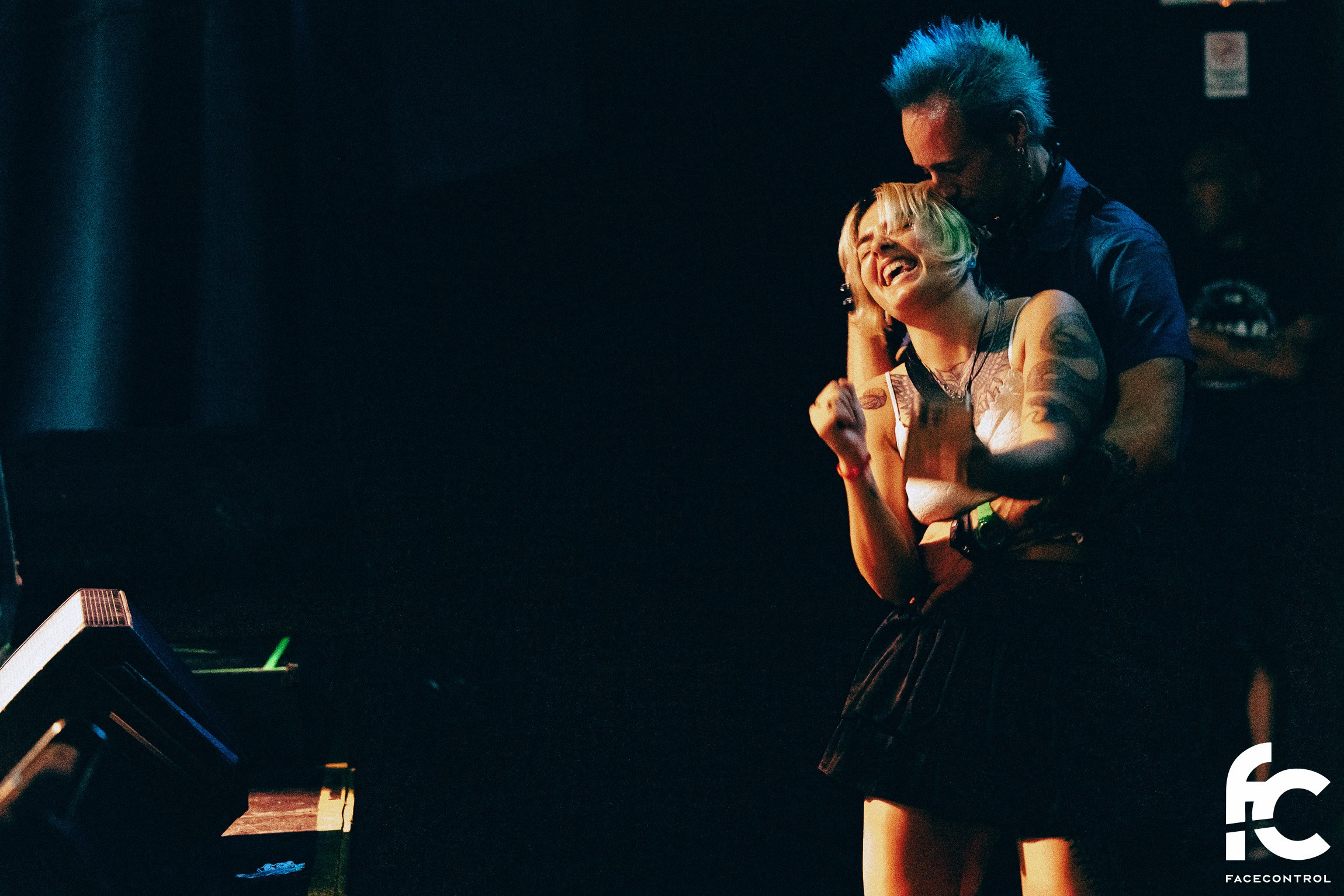 Sextape of Lovers & Granma. Face Control: Crónica social, anuncios de eventos y reportajes fotográficos