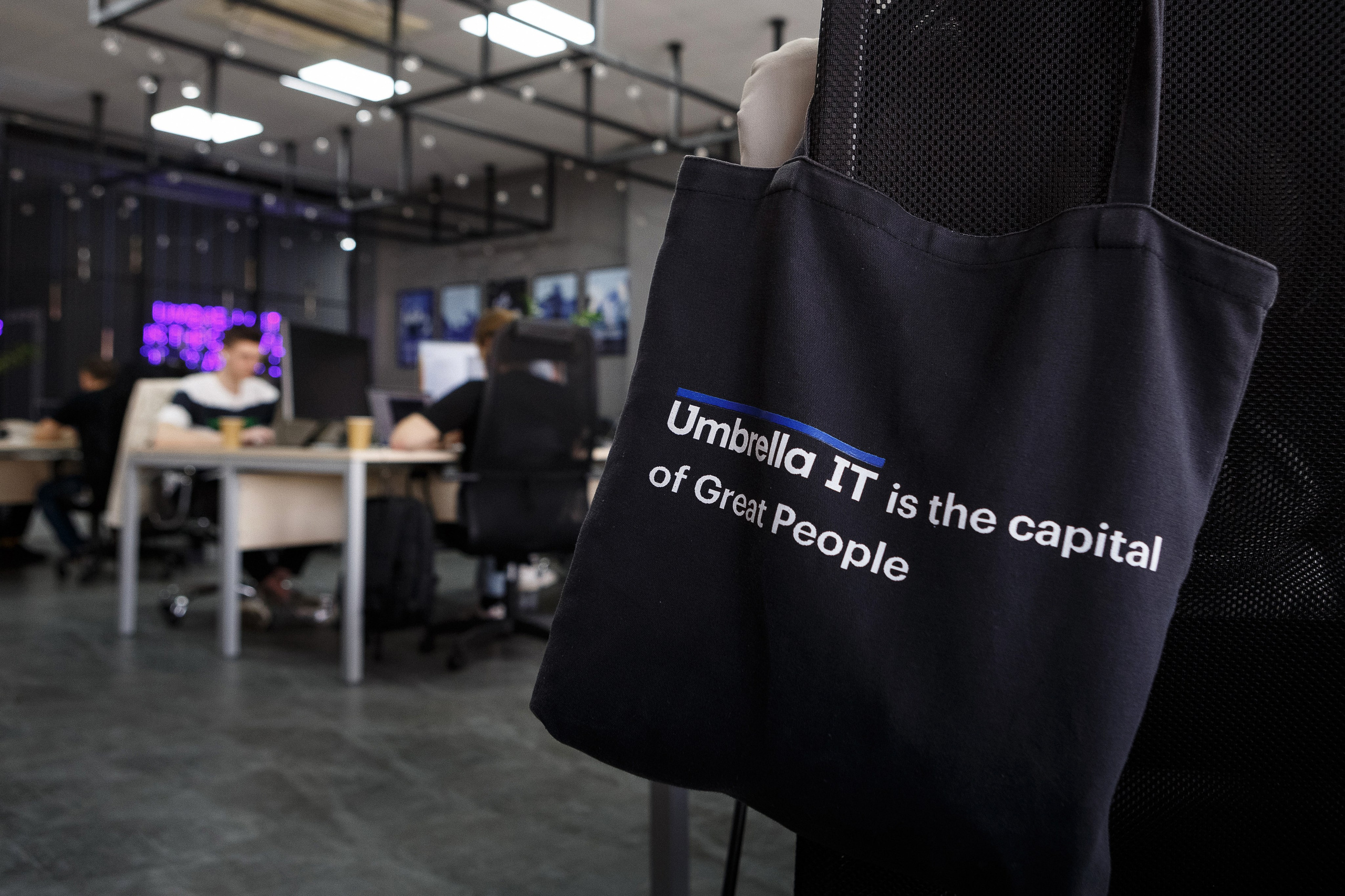 Фотосессия сотрудников и офиса для компании Амбрелла Таганрог. Свадебный и семейный фотограф в Таганроге Бакарюк Антон