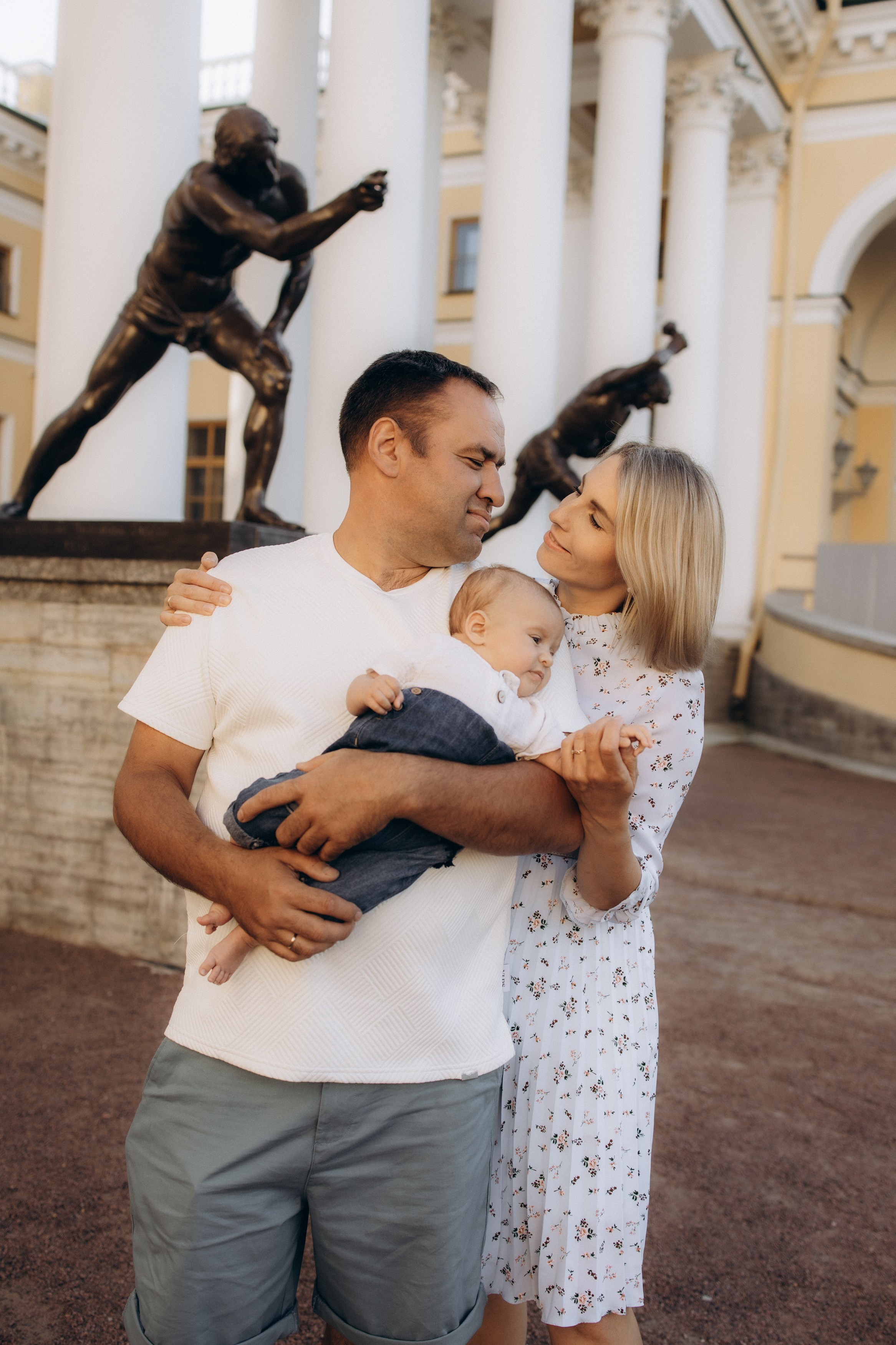 Большая семья в парке. Свадебный и семейный ньюборн newborn фотограф, фотограф новорождённых в Санкт-Петербурге, Пушкине, Павловске. Павлова Анастасия