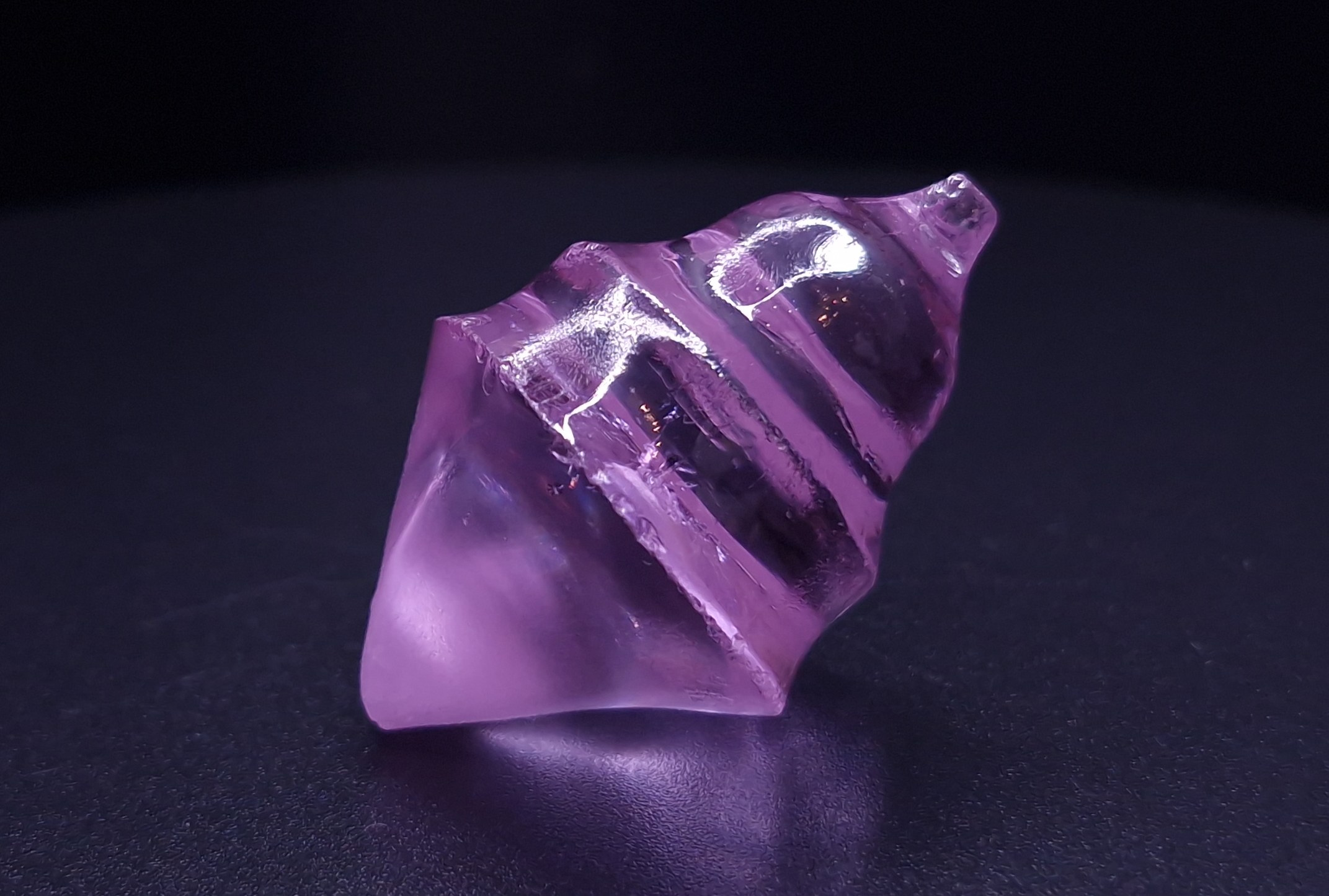 Фиолетовый камень гранат garnet purple. YAG garnet иттрий алюминиевый гранат ИАГ