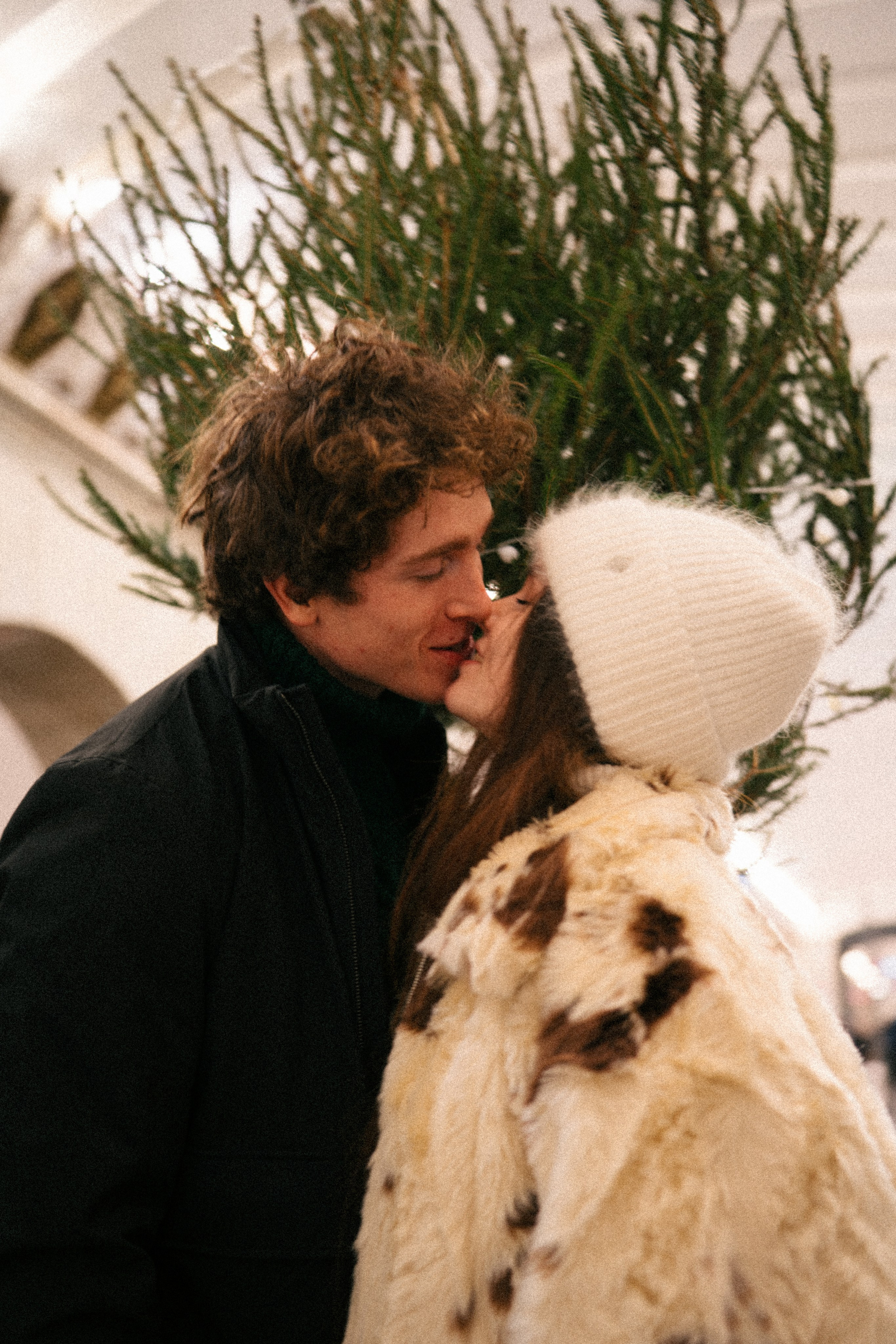 НОВОГОДНЯЯ ПРОГУЛКА ПАРЫ ПО ЧЕРНЫШЕВСКОЙ ПЕРЕД НОВЫМ ГОДОМ. Профессиональный фотограф, Санкт-Петербург — Виктория Богомолова