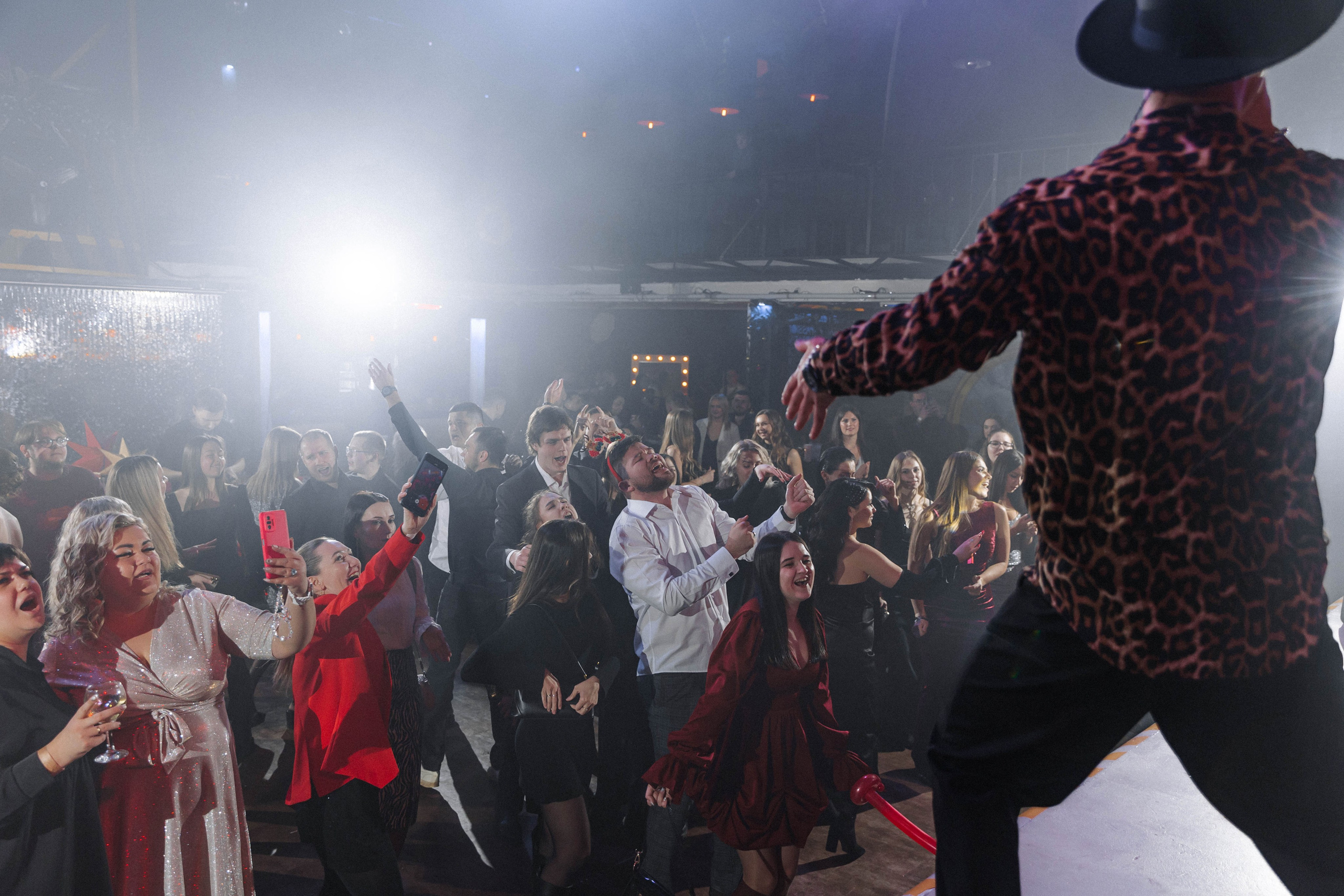 Совкомбанк Circus. Э Т О М Ы