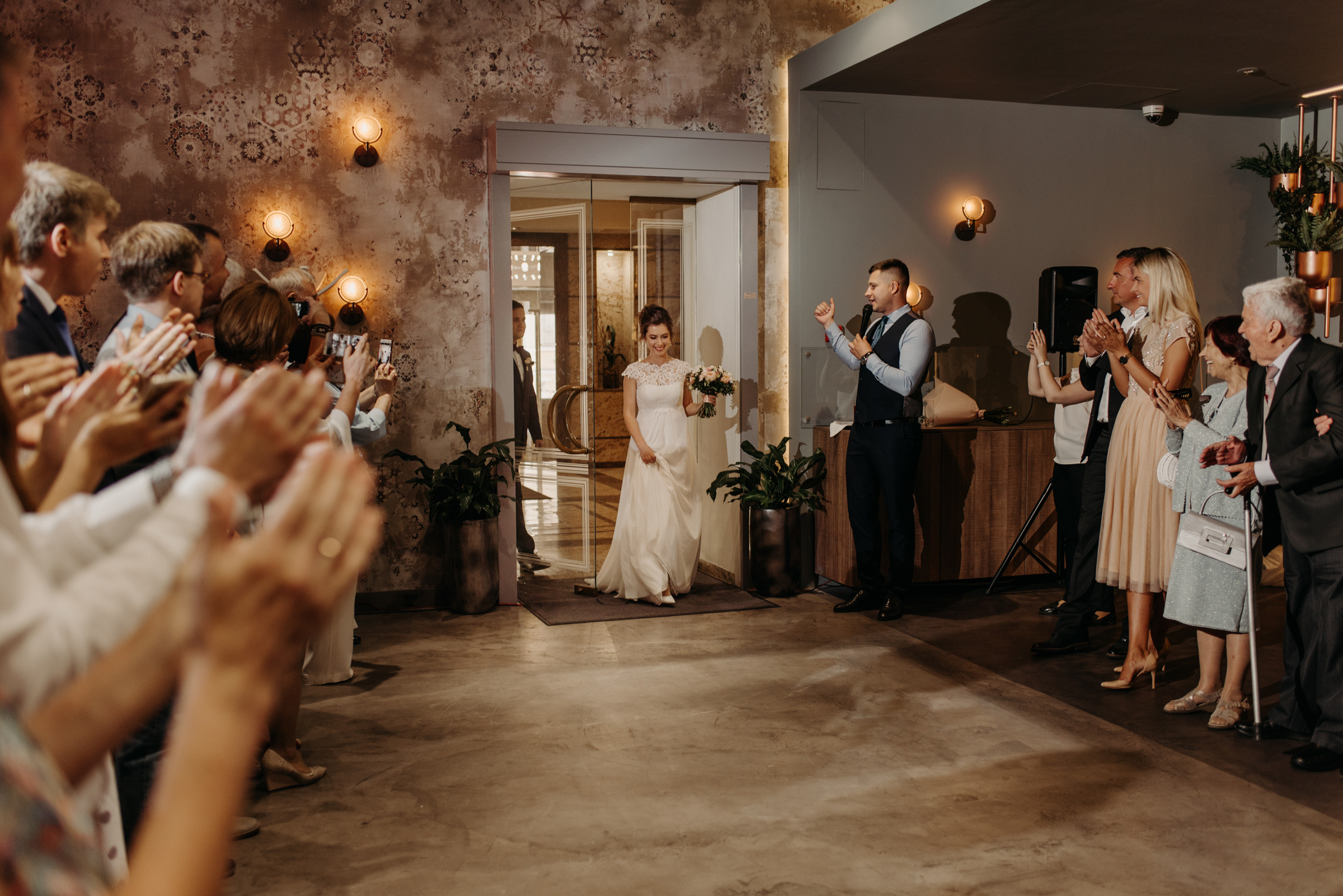 Летняя свадьба в отеле Введенский. Свадебный фотограф в Санкт-Петербурге Венера Ахметова