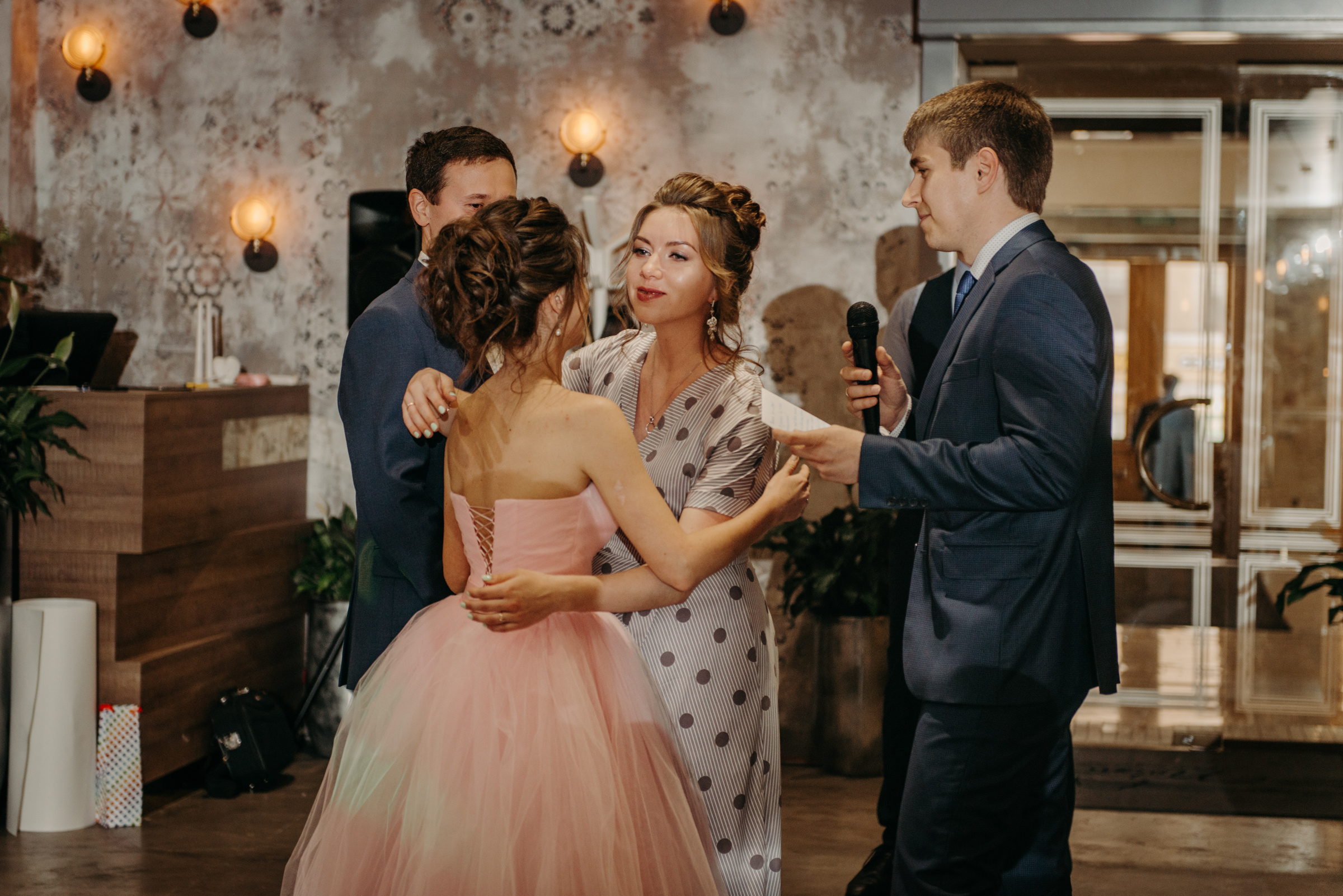 Летняя свадьба в отеле Введенский. Свадебный фотограф в Санкт-Петербурге Венера Ахметова