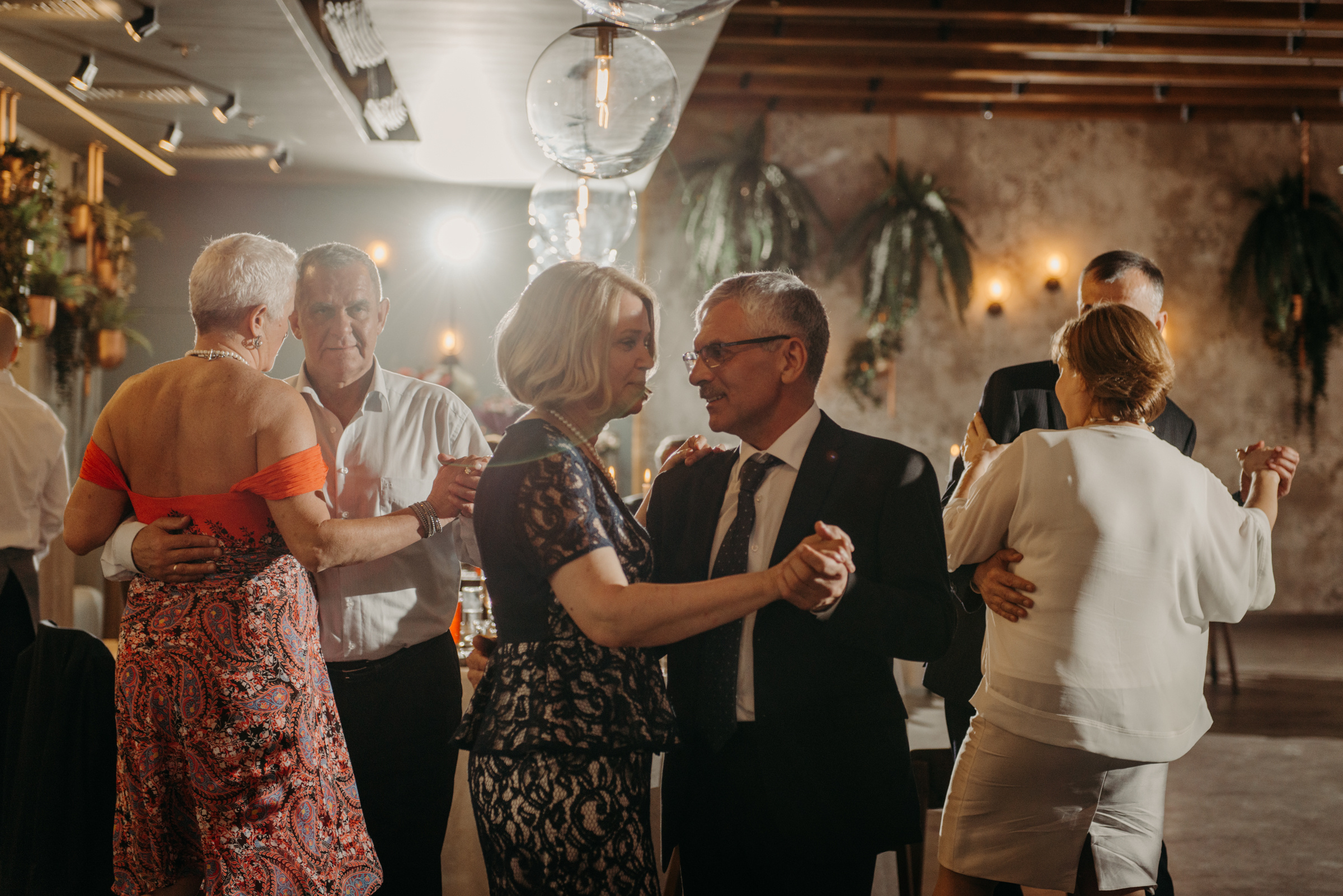 Летняя свадьба в отеле Введенский. Свадебный фотограф в Санкт-Петербурге Венера Ахметова