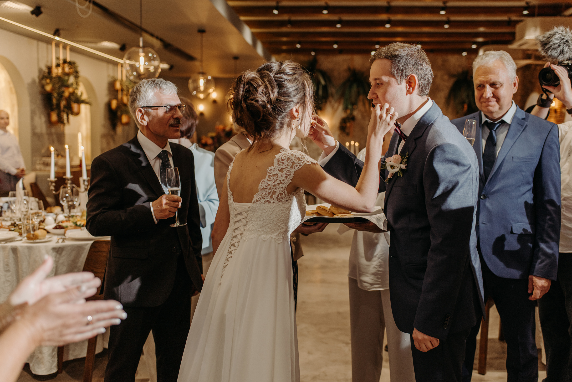 Летняя свадьба в отеле Введенский. Свадебный фотограф в Санкт-Петербурге Венера Ахметова