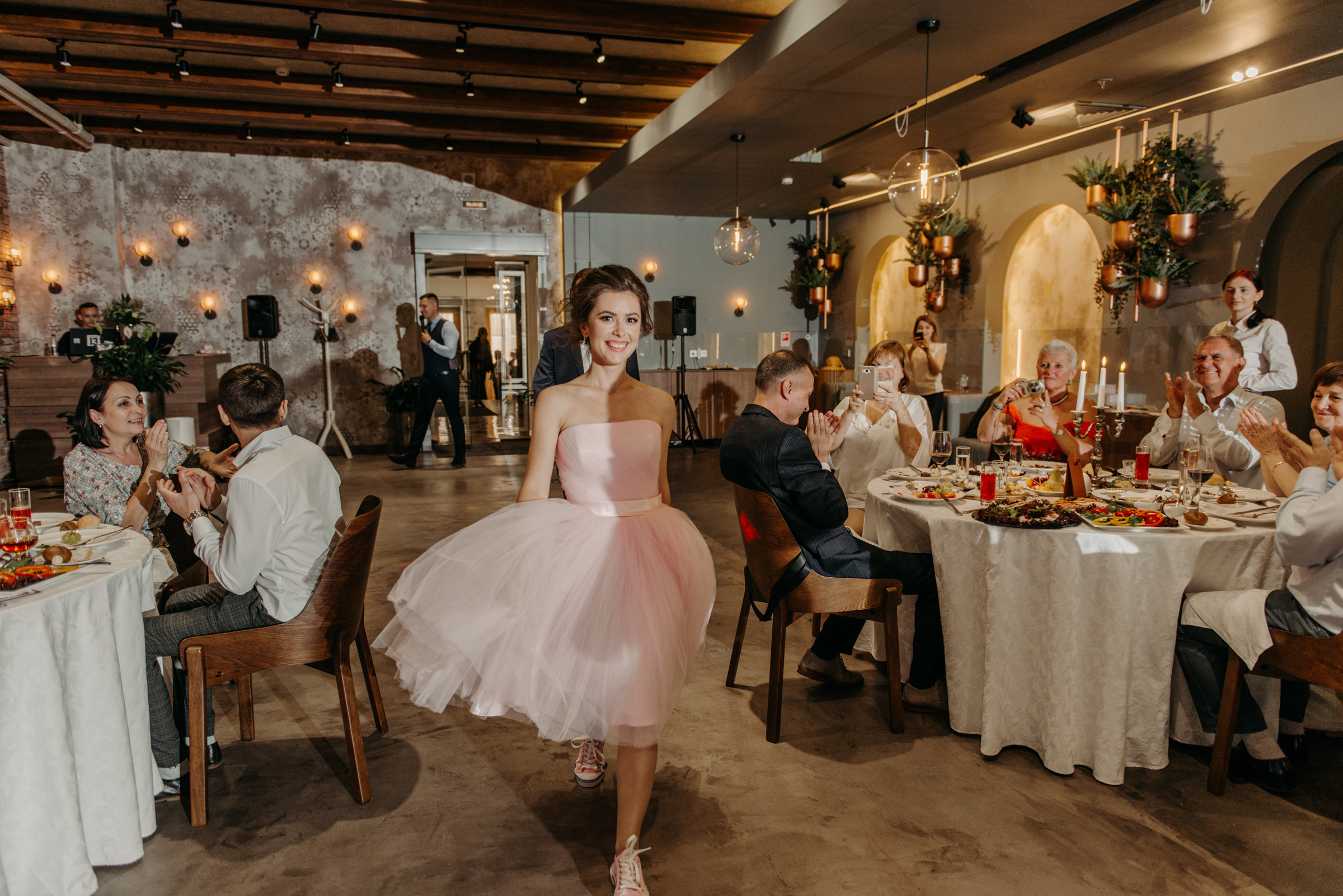 Летняя свадьба в отеле Введенский. Свадебный фотограф в Санкт-Петербурге Венера Ахметова