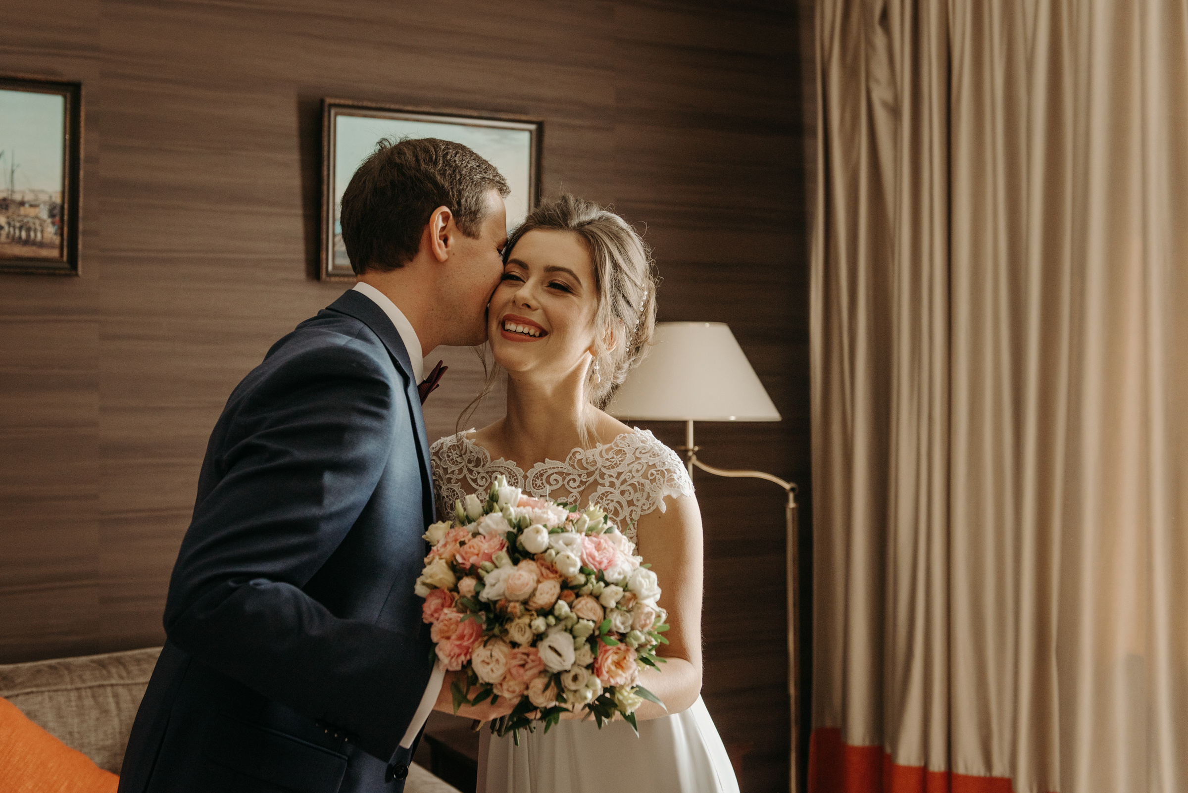 Летняя свадьба в отеле Введенский. Свадебный фотограф в Санкт-Петербурге Венера Ахметова