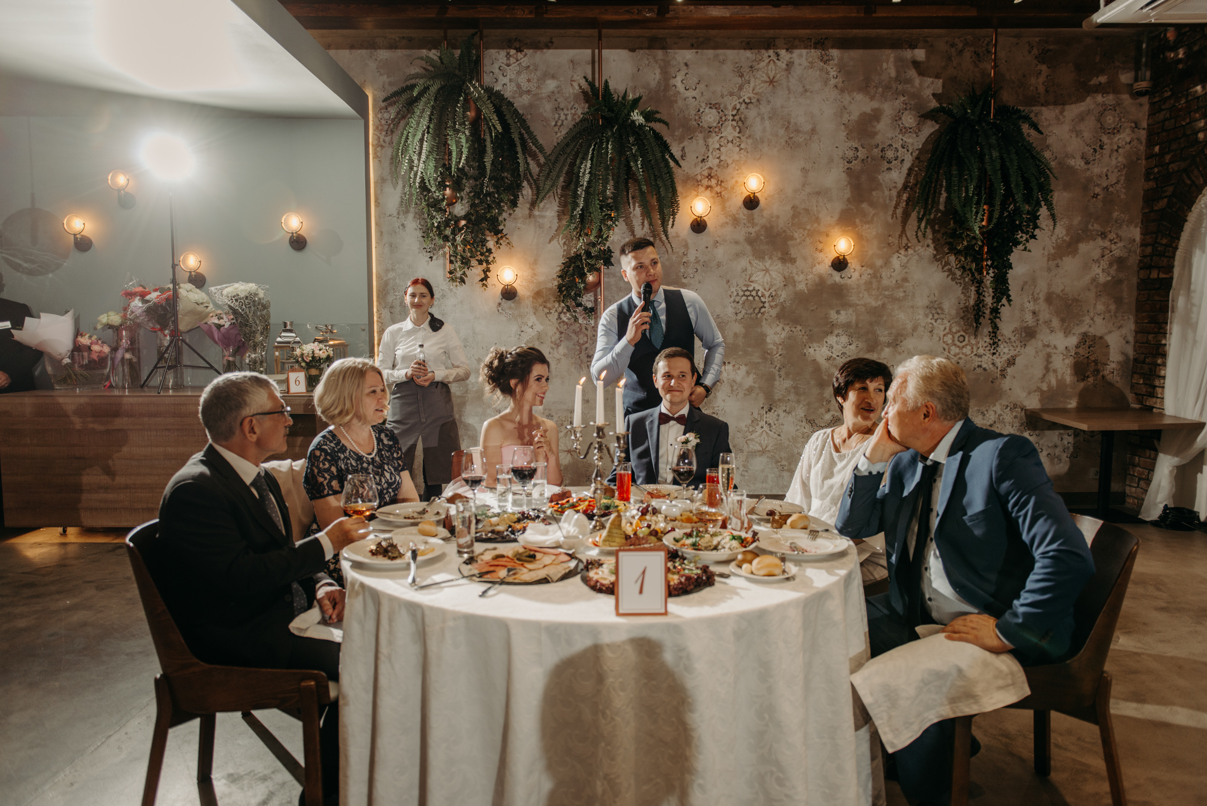Летняя свадьба в отеле Введенский. Свадебный фотограф в Санкт-Петербурге Венера Ахметова