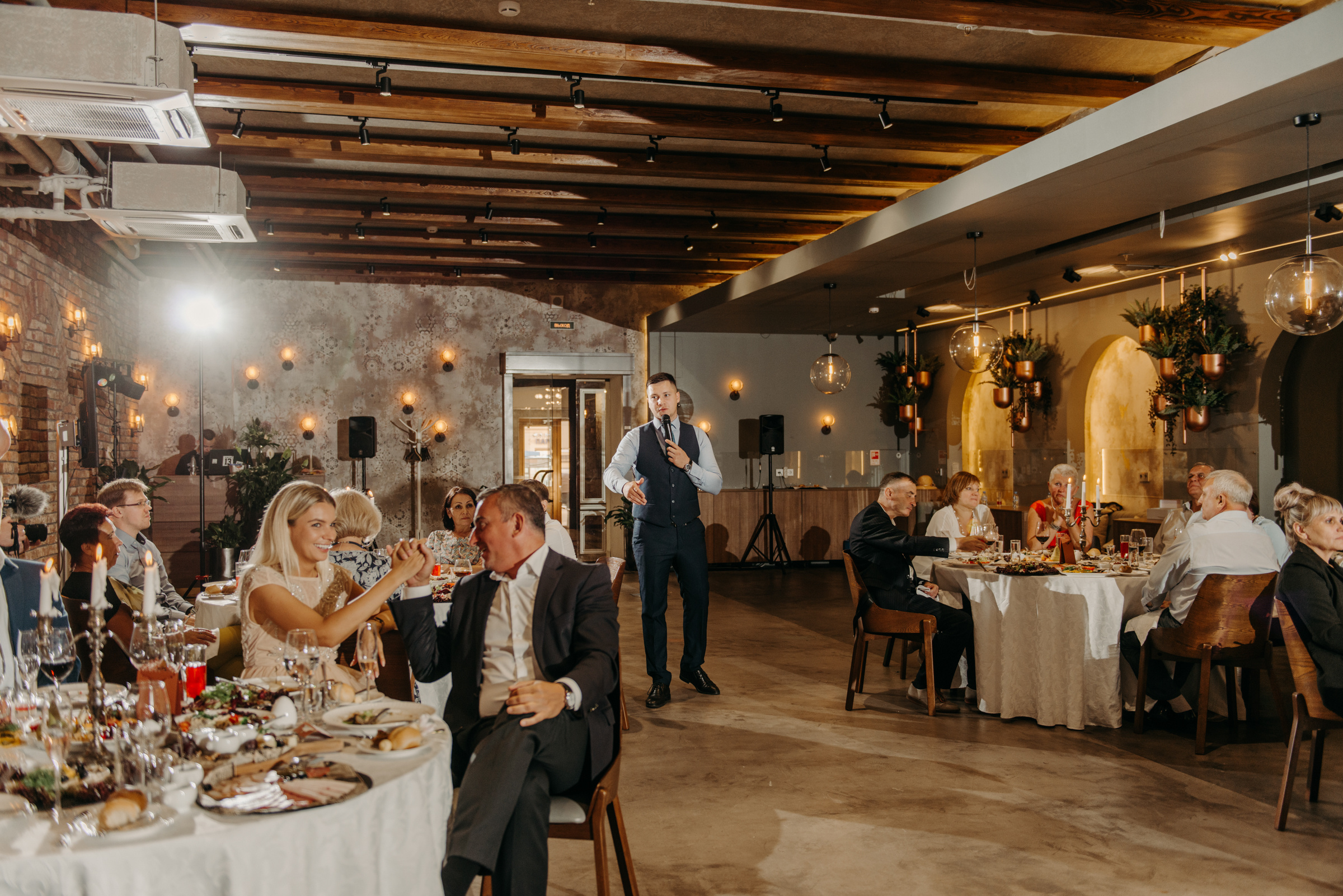 Летняя свадьба в отеле Введенский. Свадебный фотограф в Санкт-Петербурге Венера Ахметова