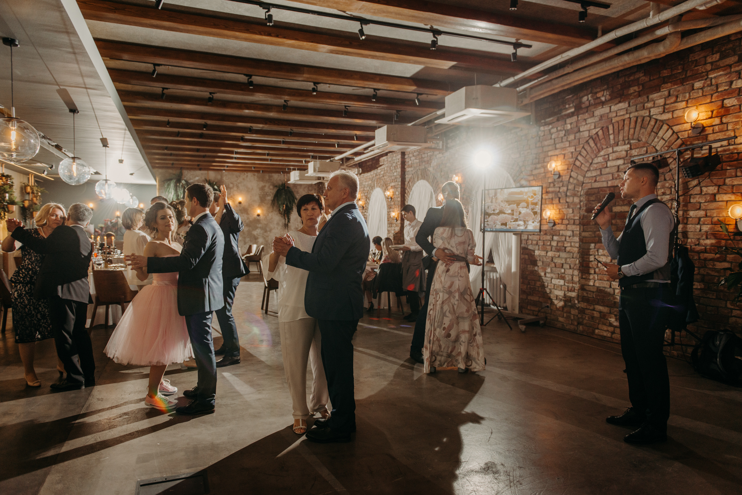 Летняя свадьба в отеле Введенский. Свадебный фотограф в Санкт-Петербурге Венера Ахметова