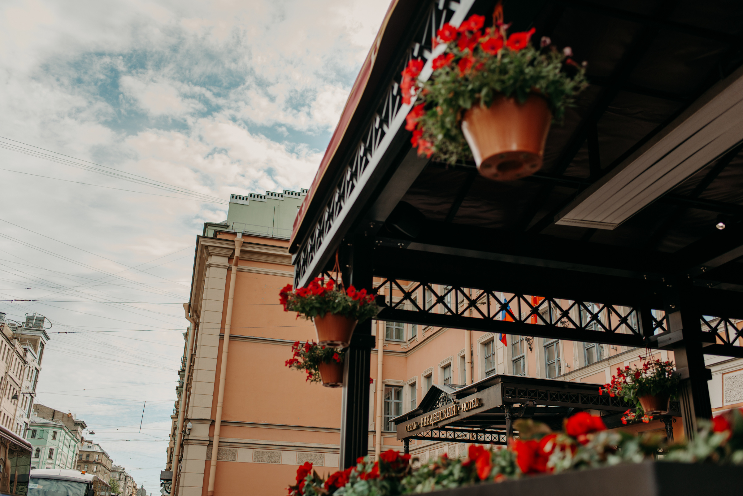 Летняя свадьба в отеле Введенский. Свадебный фотограф в Санкт-Петербурге Венера Ахметова