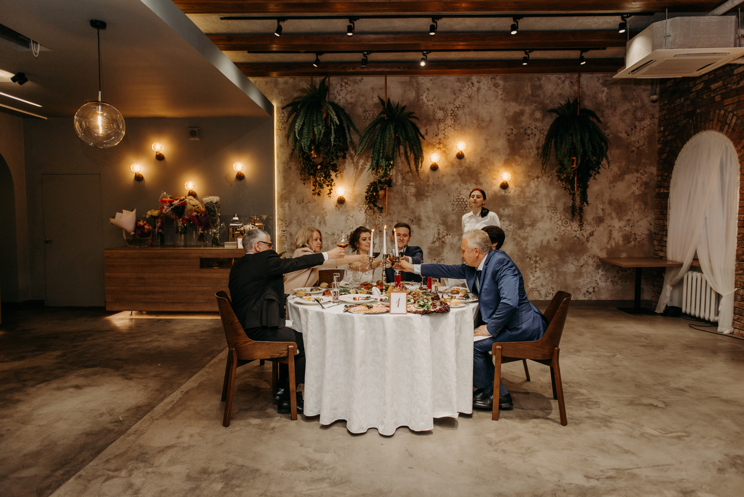 Летняя свадьба в отеле Введенский. Свадебный фотограф в Санкт-Петербурге Венера Ахметова