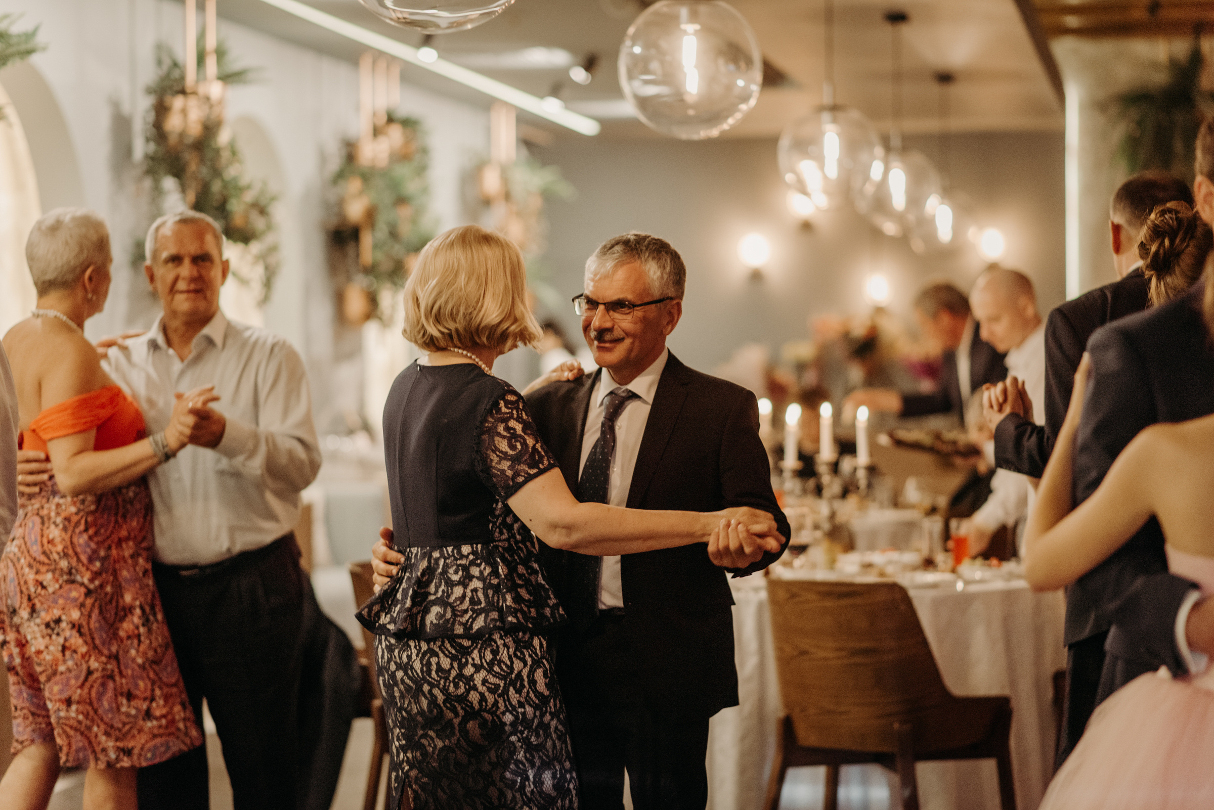 Летняя свадьба в отеле Введенский. Свадебный фотограф в Санкт-Петербурге Венера Ахметова
