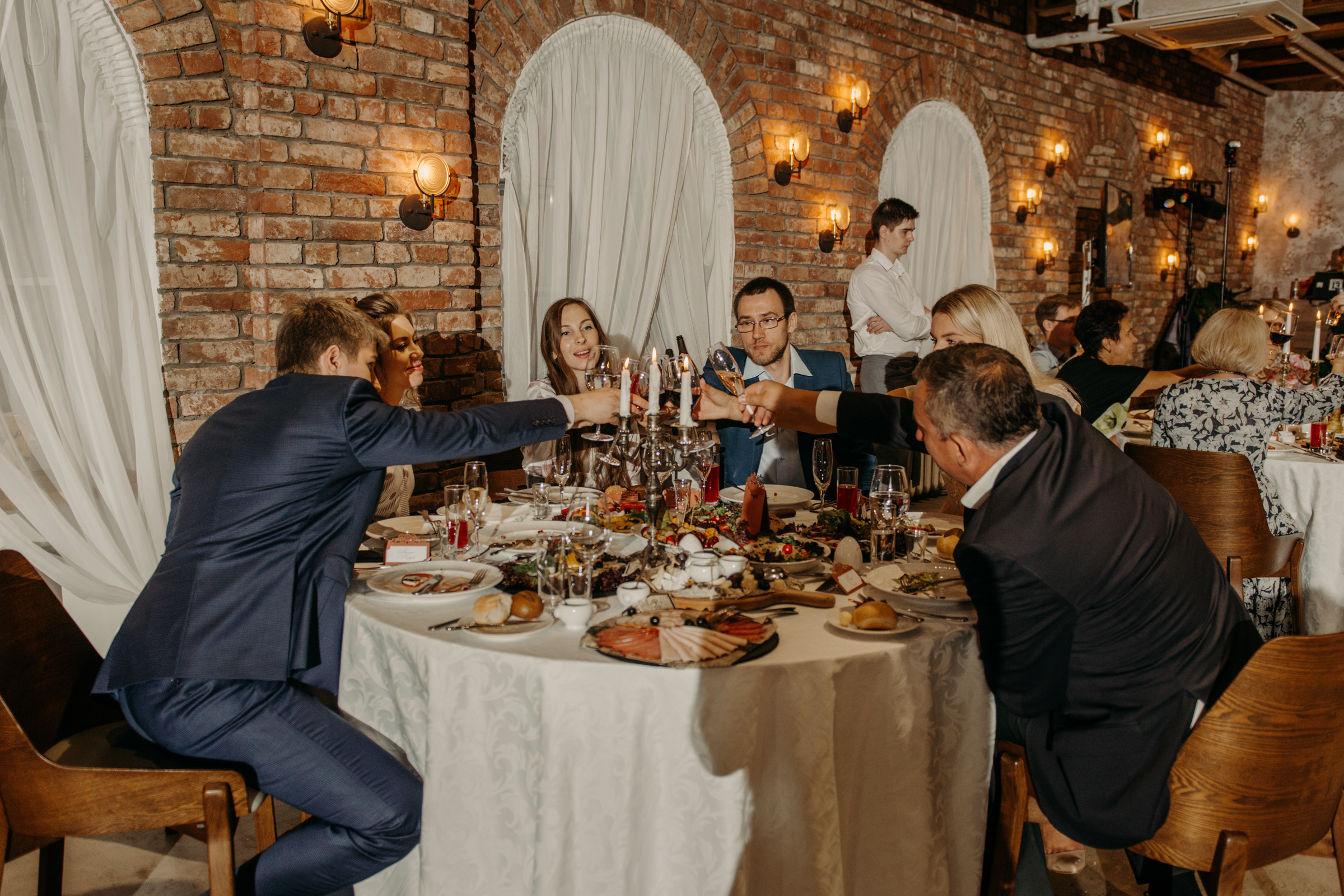 Летняя свадьба в отеле Введенский. Свадебный фотограф в Санкт-Петербурге Венера Ахметова