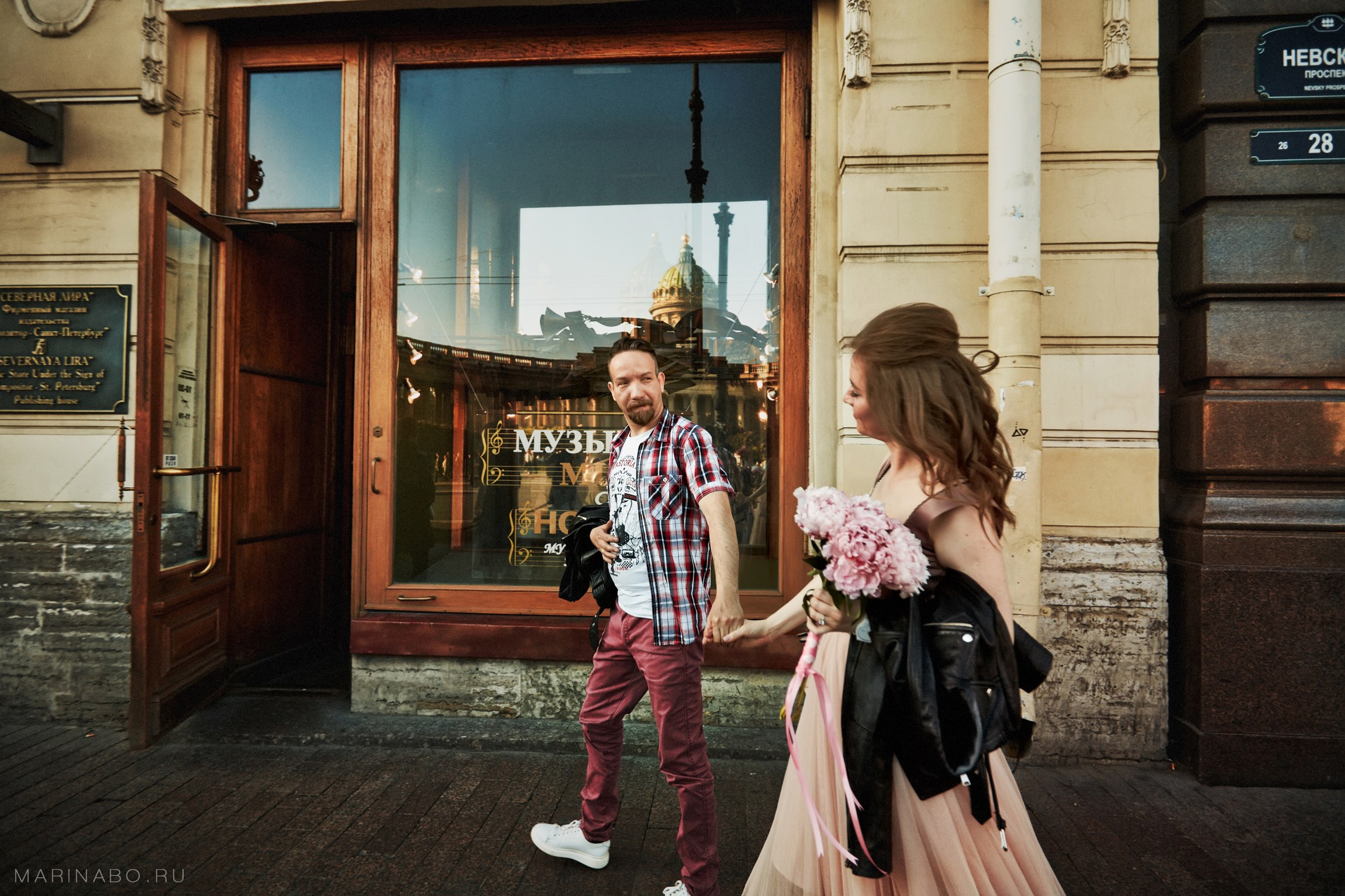 Леша и Оля - прогулочная фотосъемка в Санкт-Петербурге. Семейный Lifestyle фотограф в Санкт-Петербурге Марина Бокшицкая