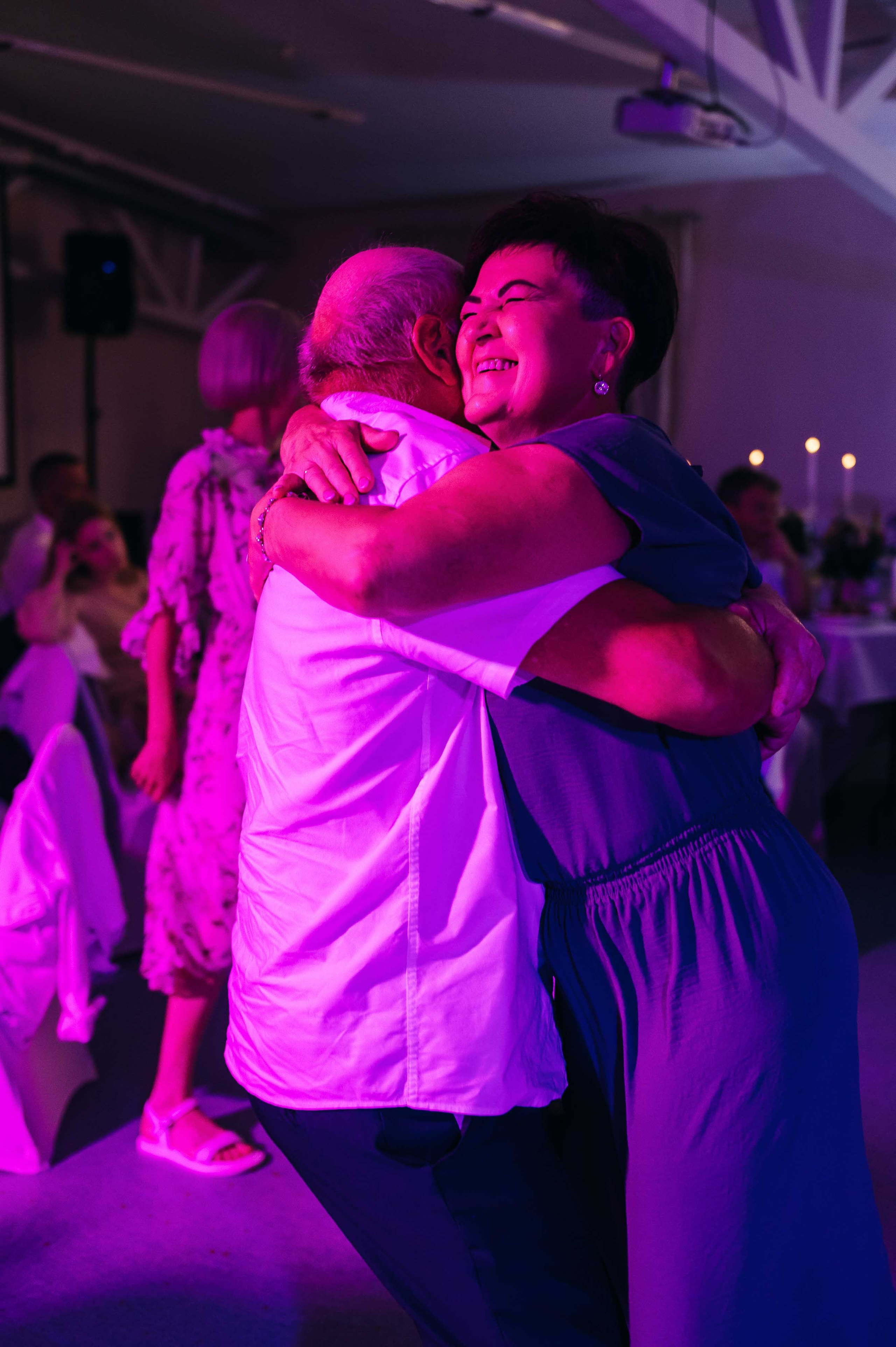 Совместные сборы в отеле. Свадебный и семейный фотограф в Котласе Никита Попов