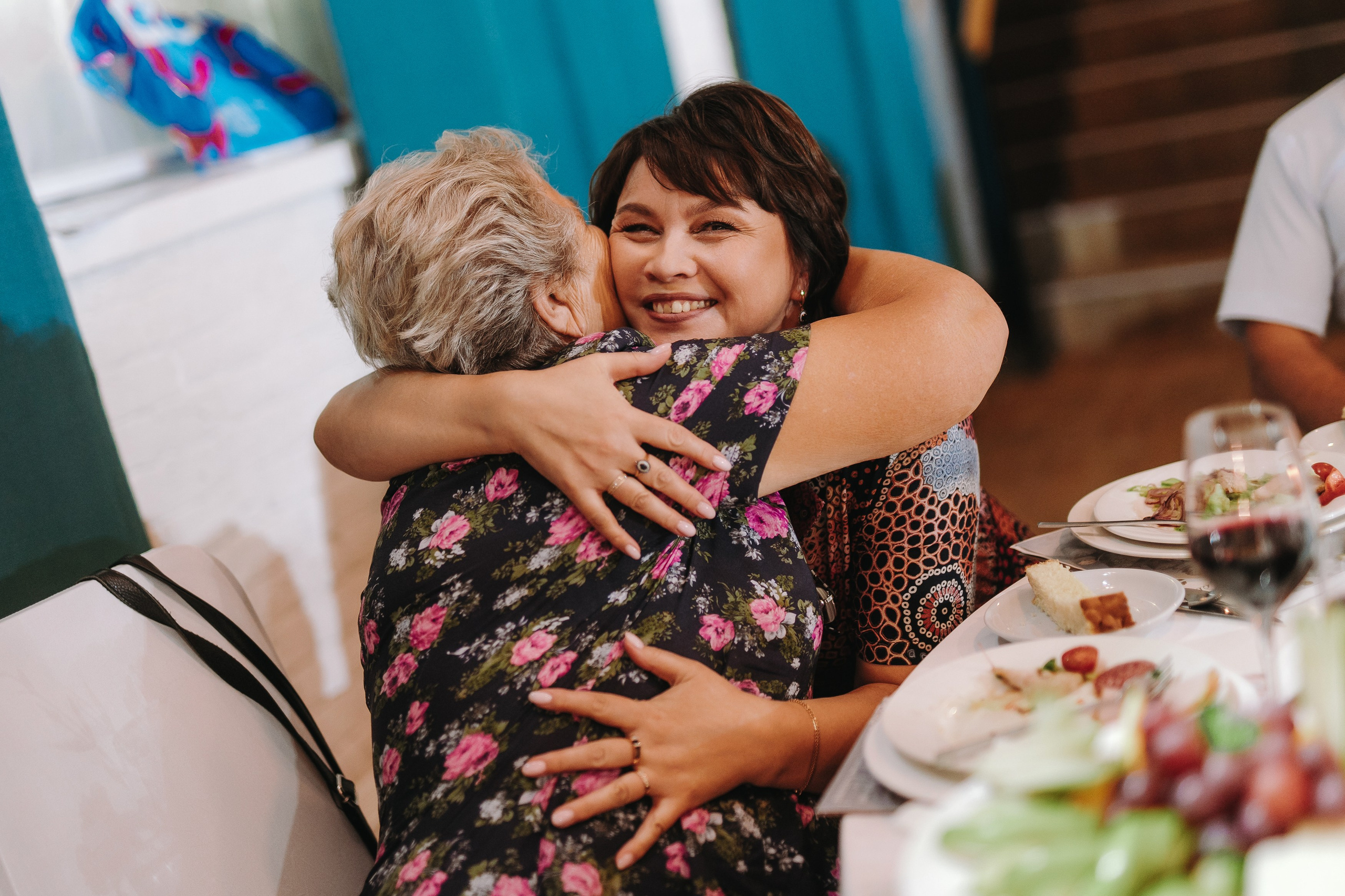 БАНКЕТНЫЙ ЗАЛ НЕСТЕРОВ, ВЕДУЩАЯ АЙГУЛЬ АХМЕТОВА