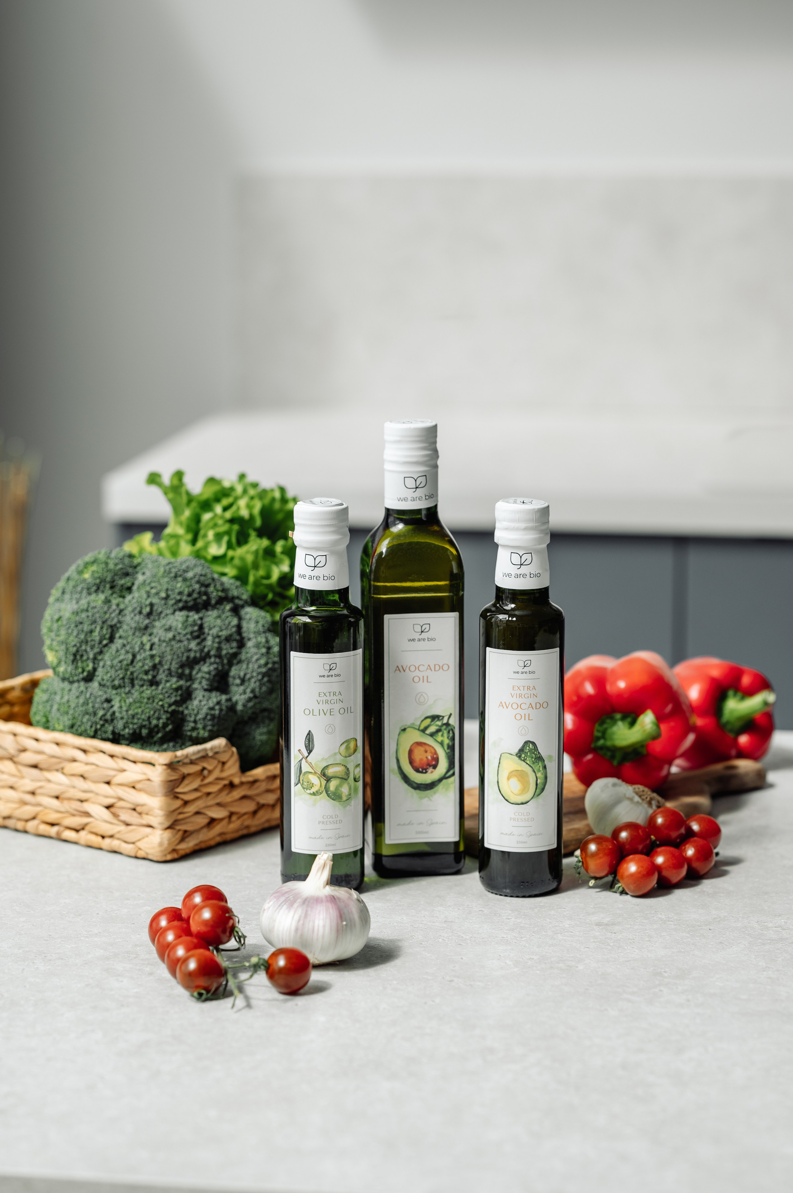 Съемка оливкового масла для маркетплейсов (Wildberries, Ozon, Яндекс.Маркет). Фотограф товаров для соцсетей - инстаграм, вконтакте. Контент-фотограф в Москве Хныкина Лена