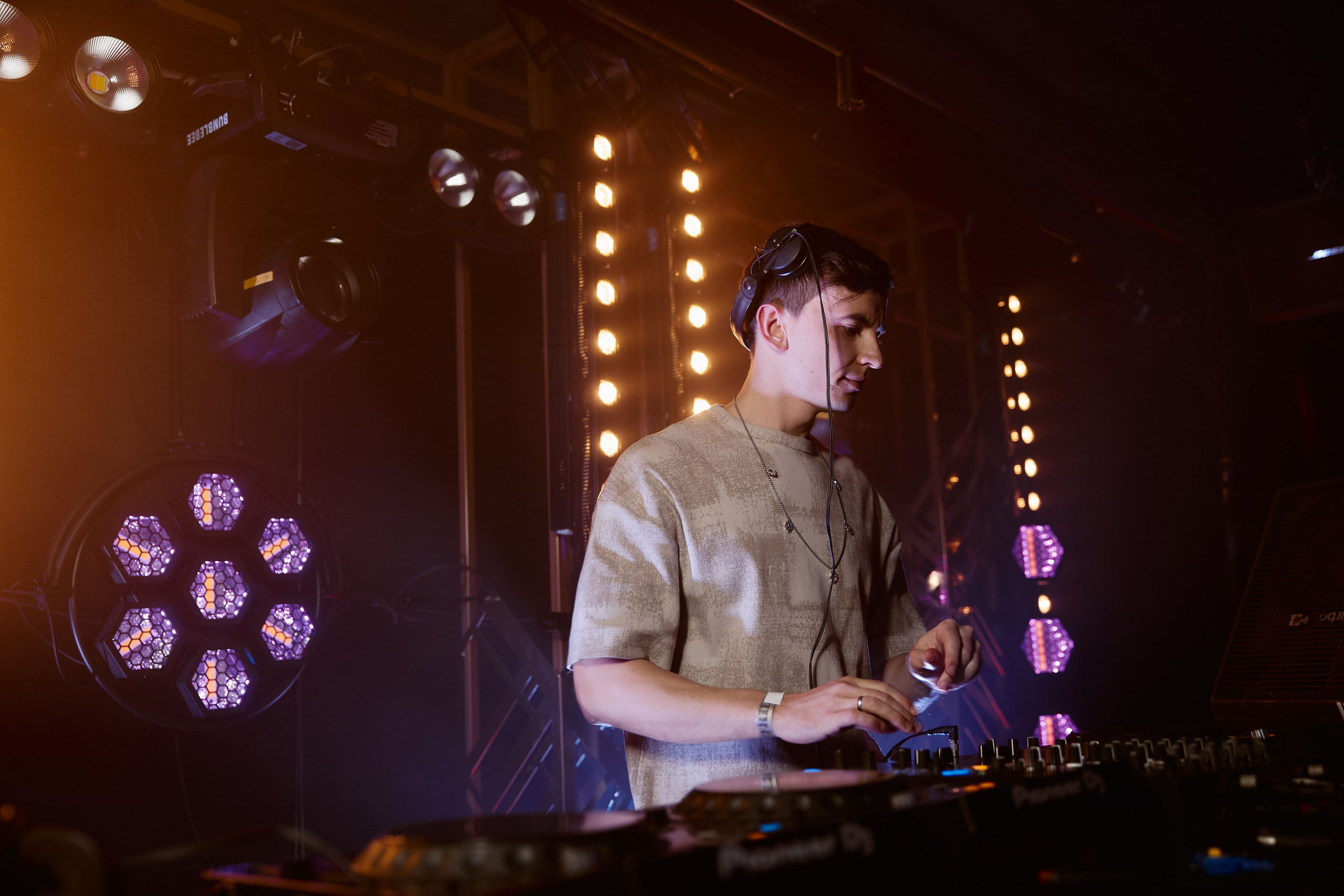 ILLEGAL FRIENDS MIRAGE. ФОТОГРАФ НА МЕРОПРИЯТИЕ ОТ СОЛЬ МЕДИА PRODUCTION