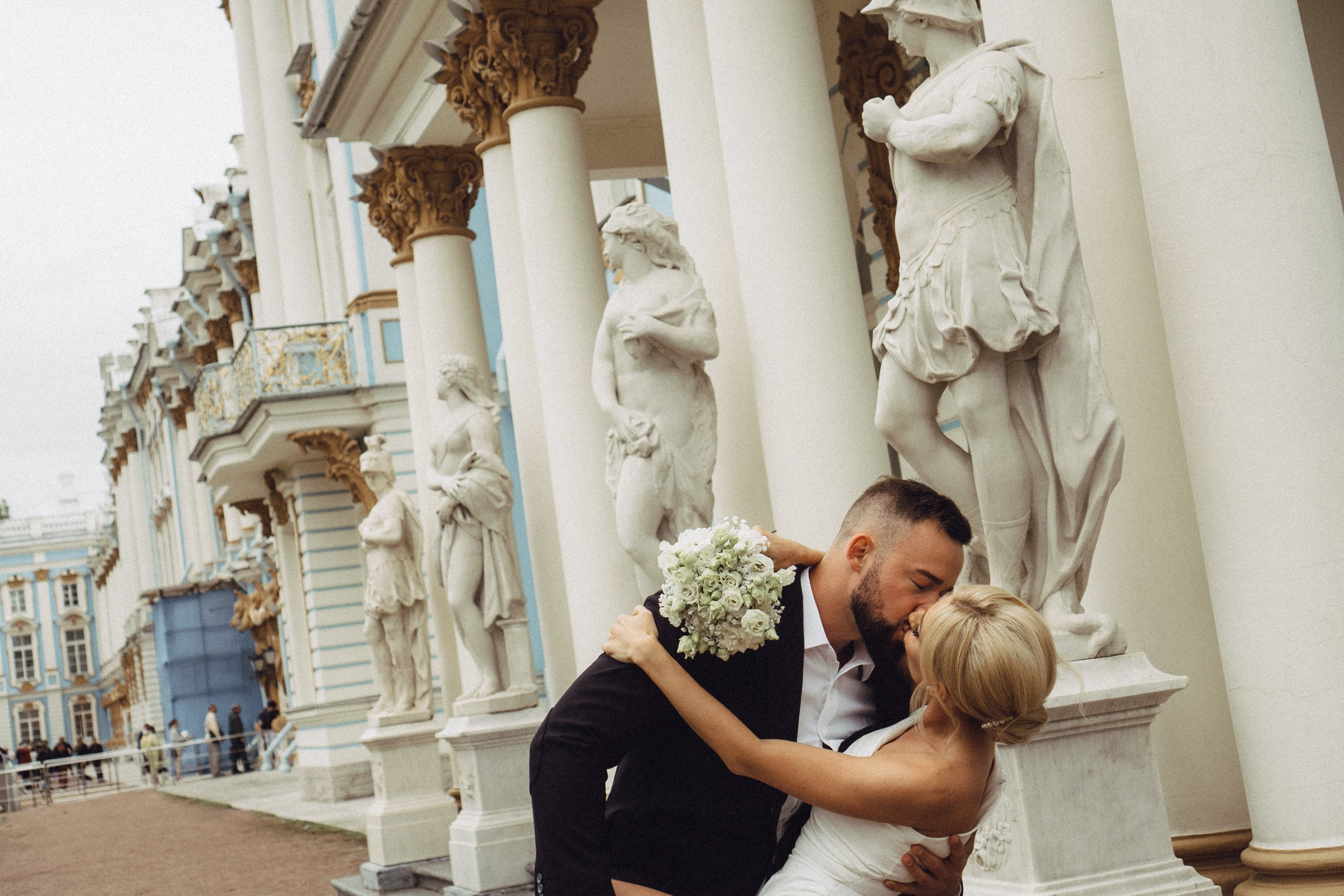 СВАДЕБНАЯ ИСТОРИЯ В ГОРОДЕ ПУШКИН ВОЗЛЕ ЕКАТЕРИНИНСКОГО ДВОРЦА И В ПАРКЕ. Профессиональный фотограф, Санкт-Петербург — Виктория Богомолова