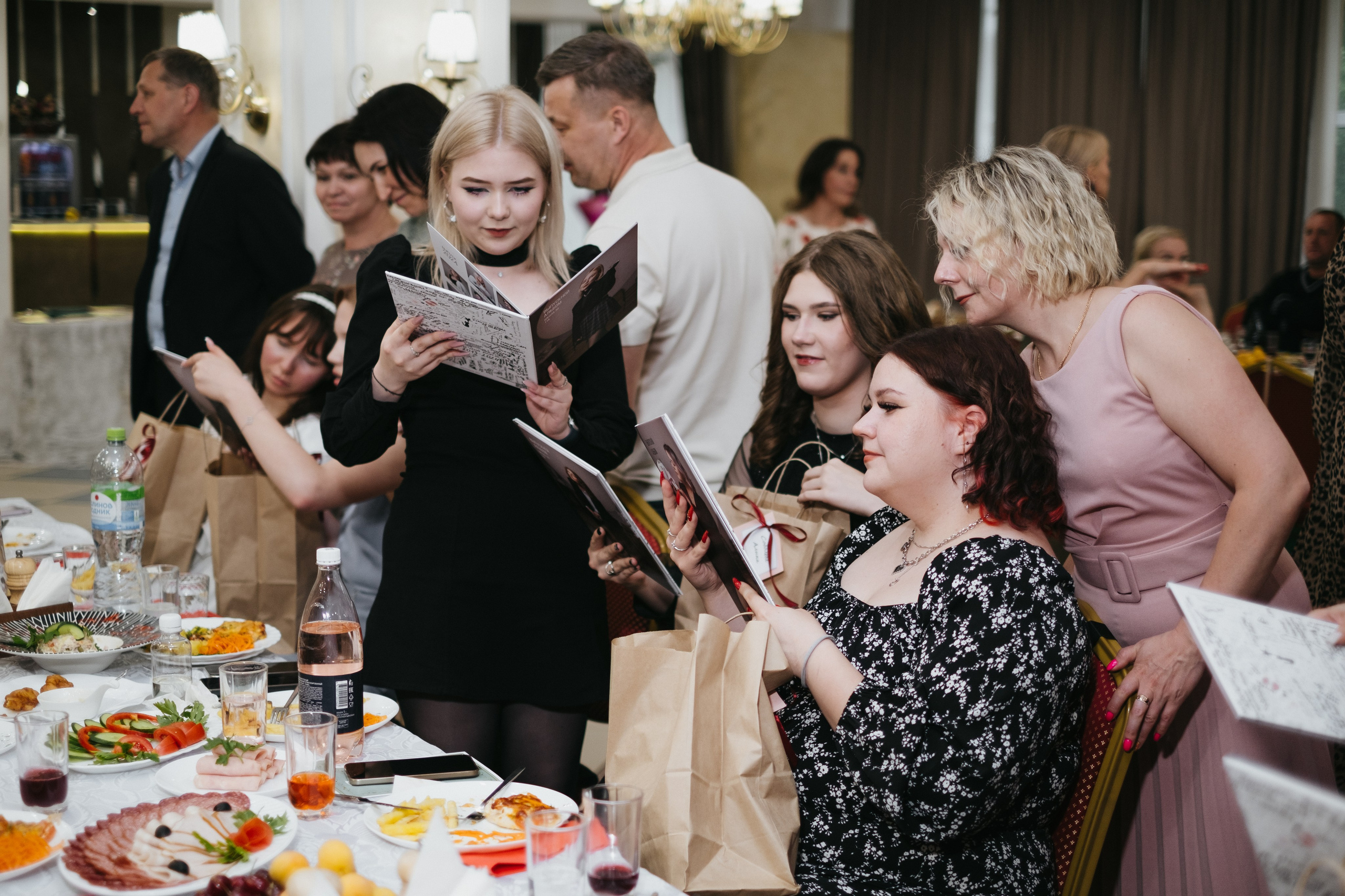 Выпускной 11 класс школы № 30. Свадебный и репортажной фотограф Денис Ожигин в Краснодаре и Краснодарском крае