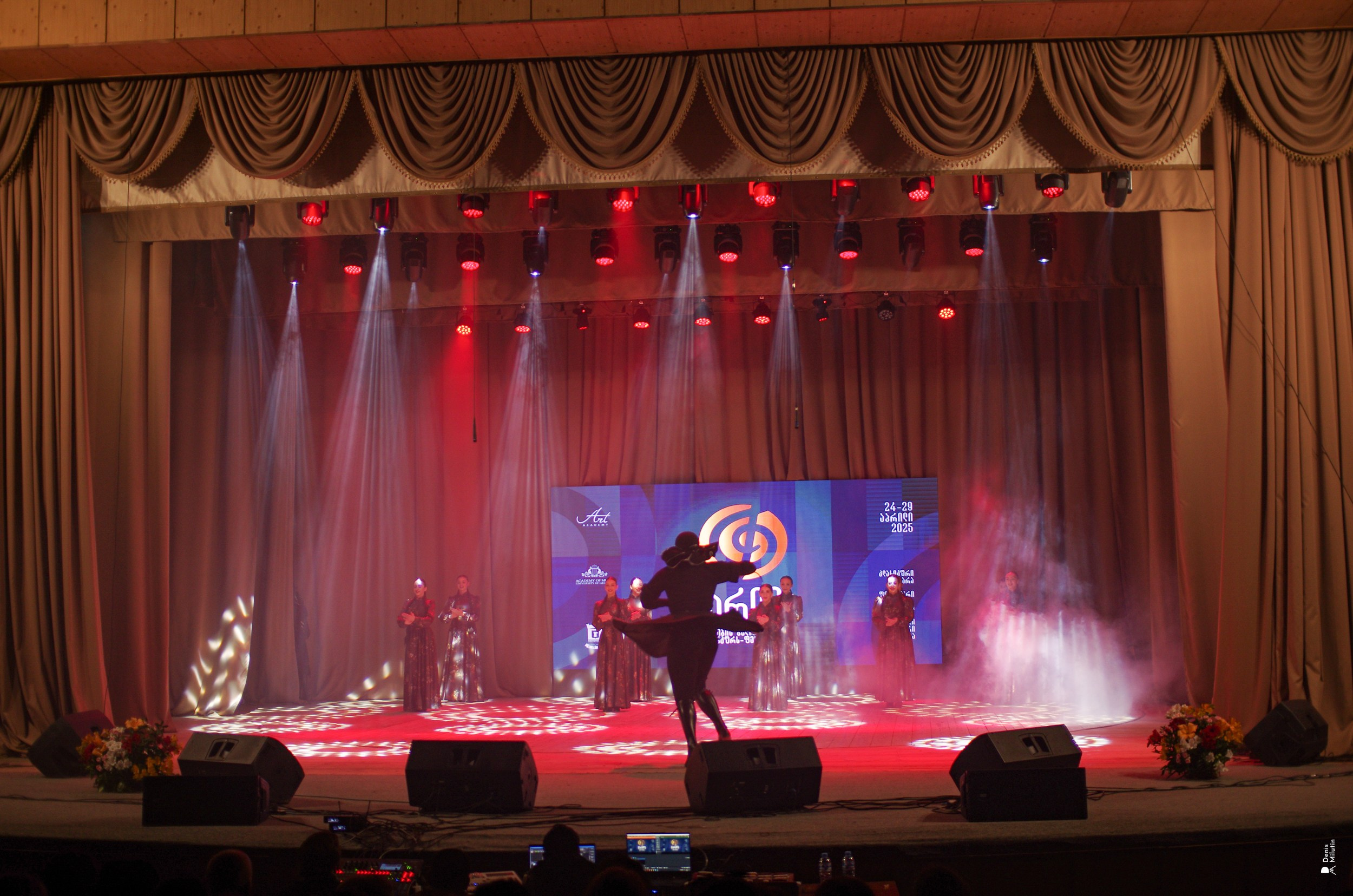 Танцы в Хоби. Портретный фотограф Денис Милютин