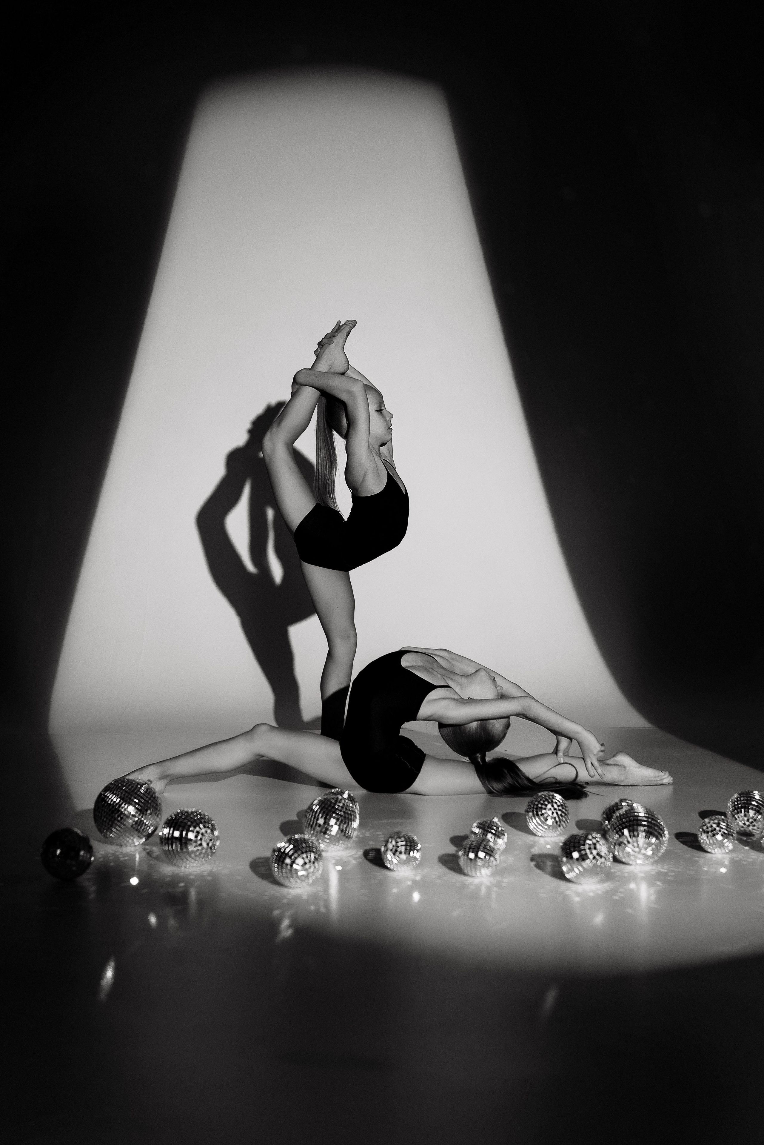 Варя и Лиза Новый год. Детский фотограф в Долгопрудном и Москве