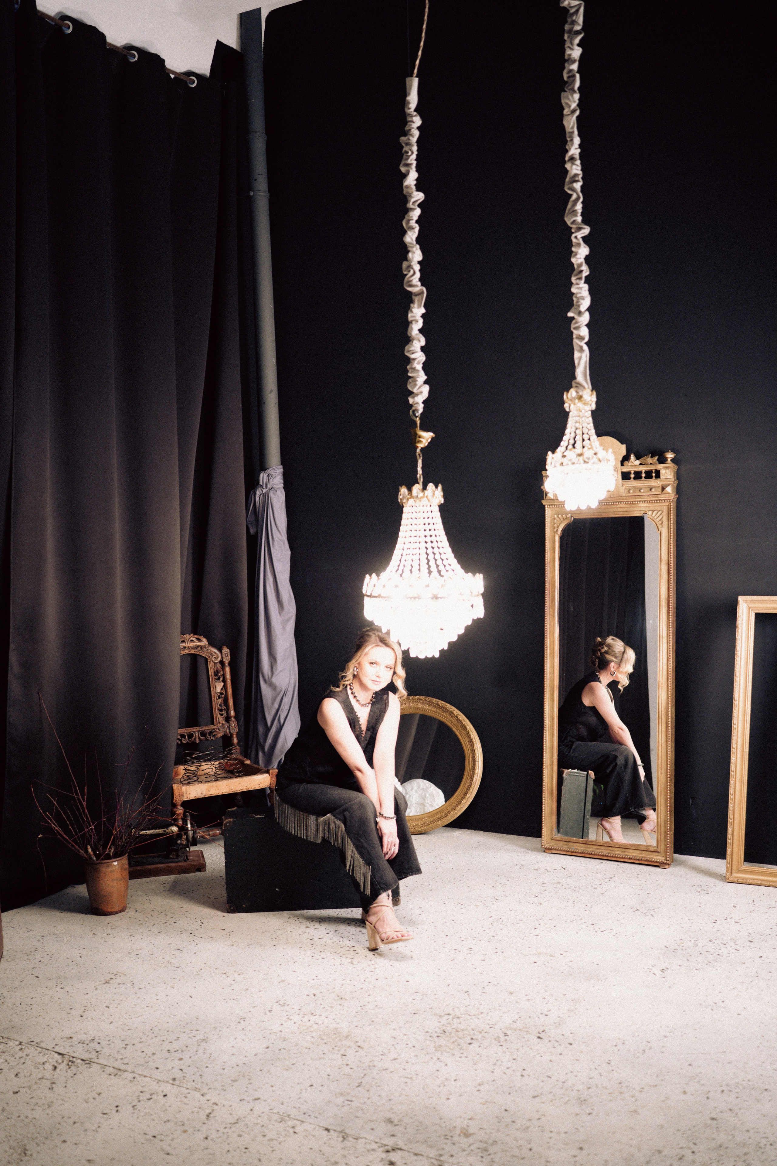 НОВОГОДНЯЯ ФОТОСЕСИИЯ В СТУДИИ ДЛЯ ДЕВУШКИ И ПРОГУЛКА ПО ЧЕРНЫШЕВСКОЙ. Профессиональный фотограф, Санкт-Петербург — Виктория Богомолова