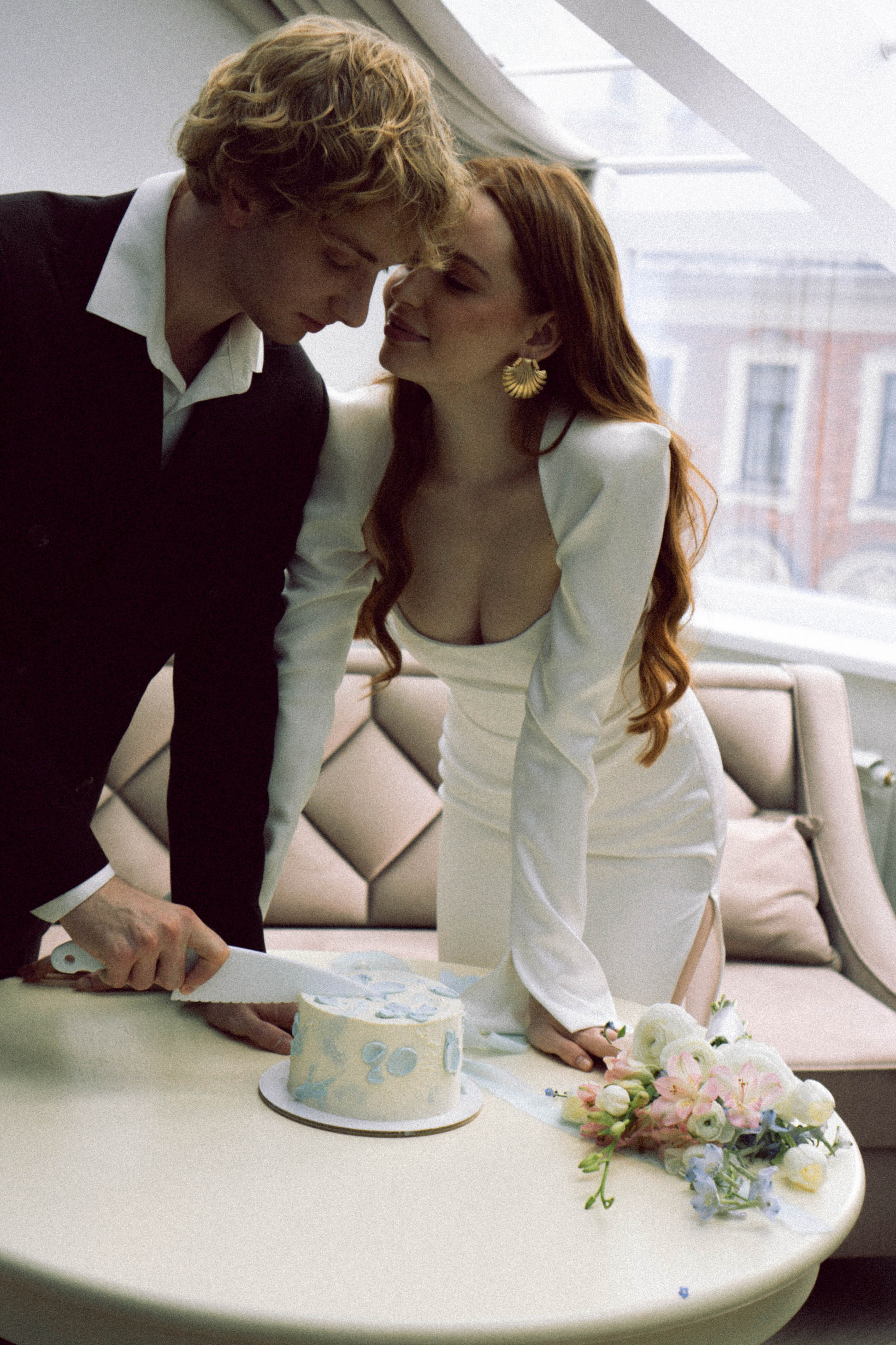 СВАДЕБНАЯ СЬЕМКА В ОТЕЛЕ. СБОРЫ ЖЕНИХА И НЕВЕСТЫ И ТАКЖЕ ТОР И ПОДГОТОВКА К ПРОГУЛКЕ. Профессиональный фотограф, Санкт-Петербург — Виктория Богомолова