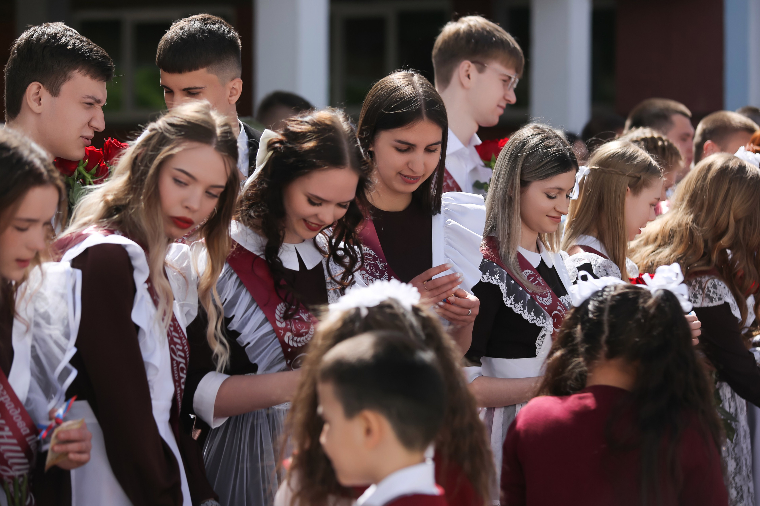 ЛИНЕЙКА «ПОСЛЕДНИЙ ЗВОНОК» 9 ШКОЛА 2024 г МЦЕНСК. ТВОЙ АЛЬБОМ / ТВОИ ПРАВИЛА