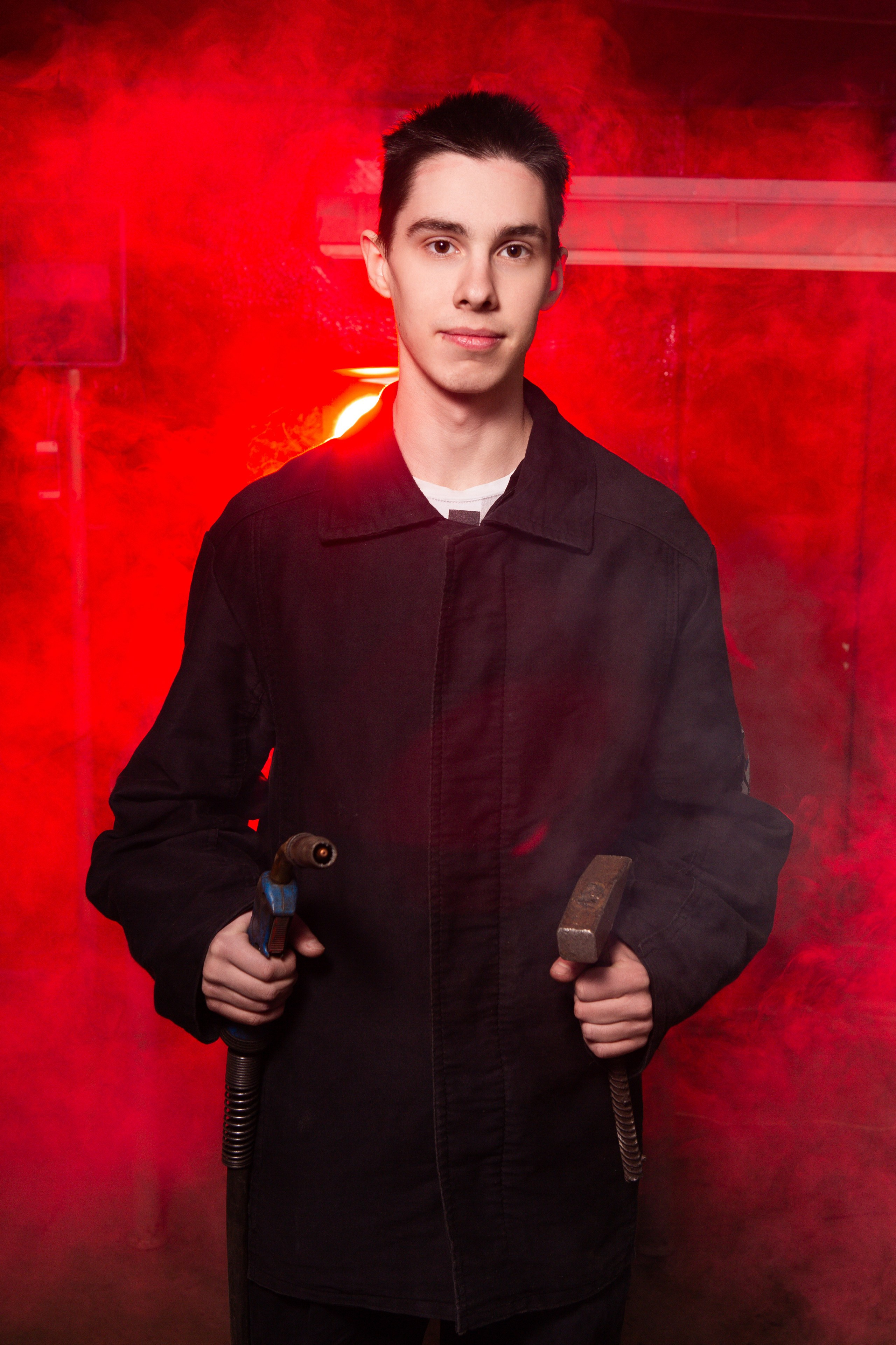 Портретная Фотосессия в Цеху для Выпускников Сварщиков | Твой Альбом Мценск. ТВОЙ АЛЬБОМ / ТВОИ ПРАВИЛА