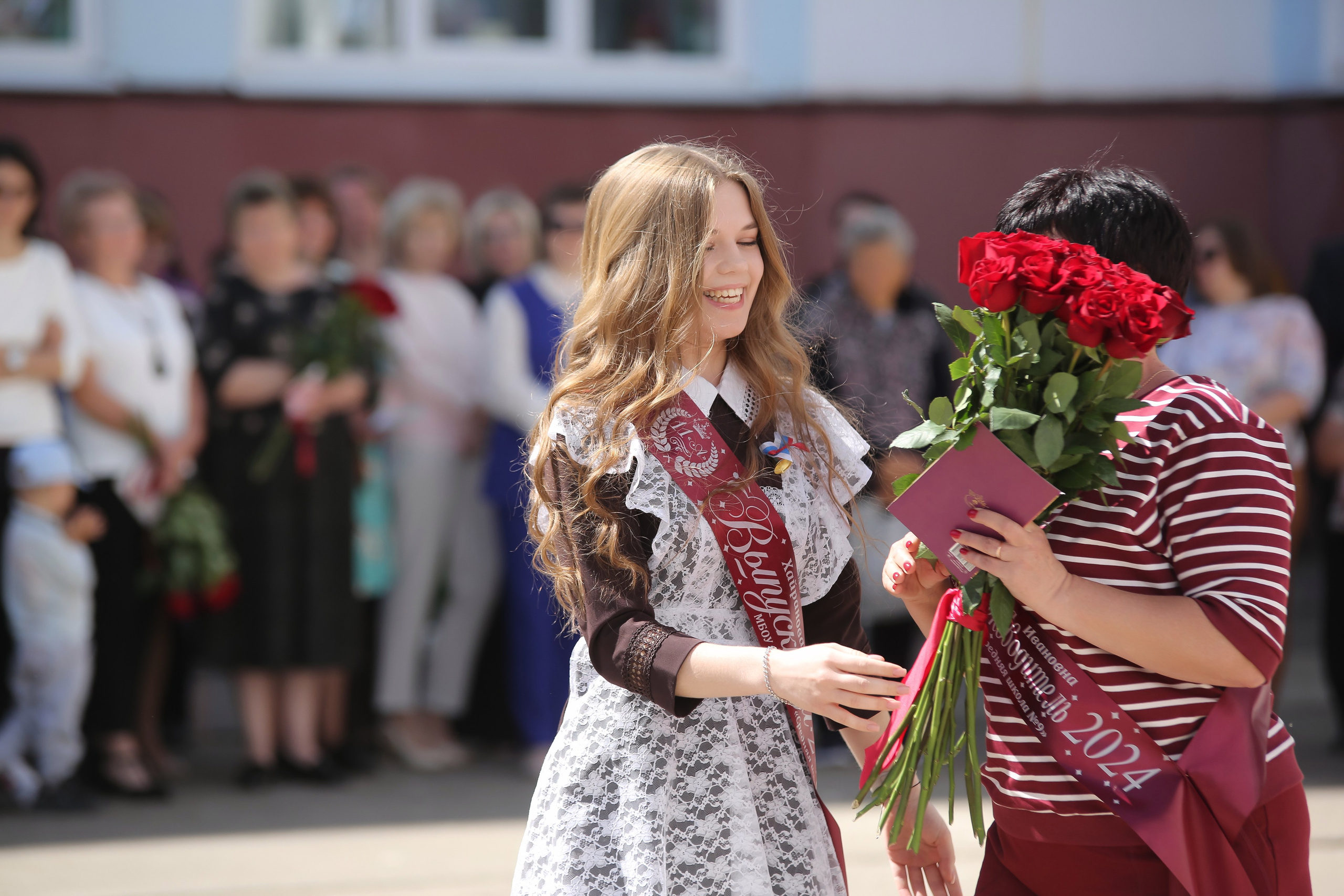 ЛИНЕЙКА «ПОСЛЕДНИЙ ЗВОНОК» 9 ШКОЛА 2024 г МЦЕНСК. ТВОЙ АЛЬБОМ / ТВОИ ПРАВИЛА