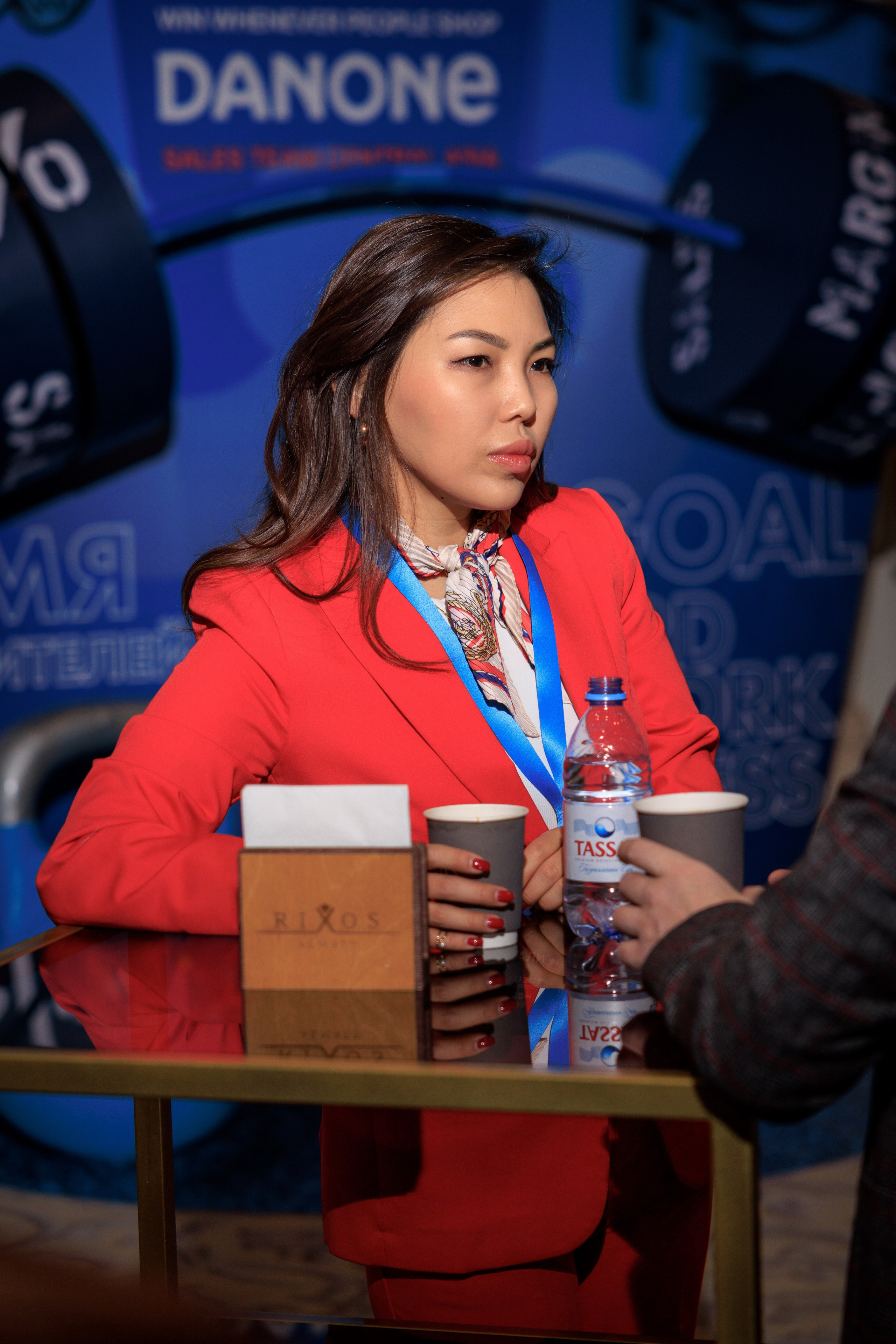 Бизнес-фотограф в Алматы — корпоративные съёмки, деловые портреты и репортажи. Профессиональный фотограф в Алматы