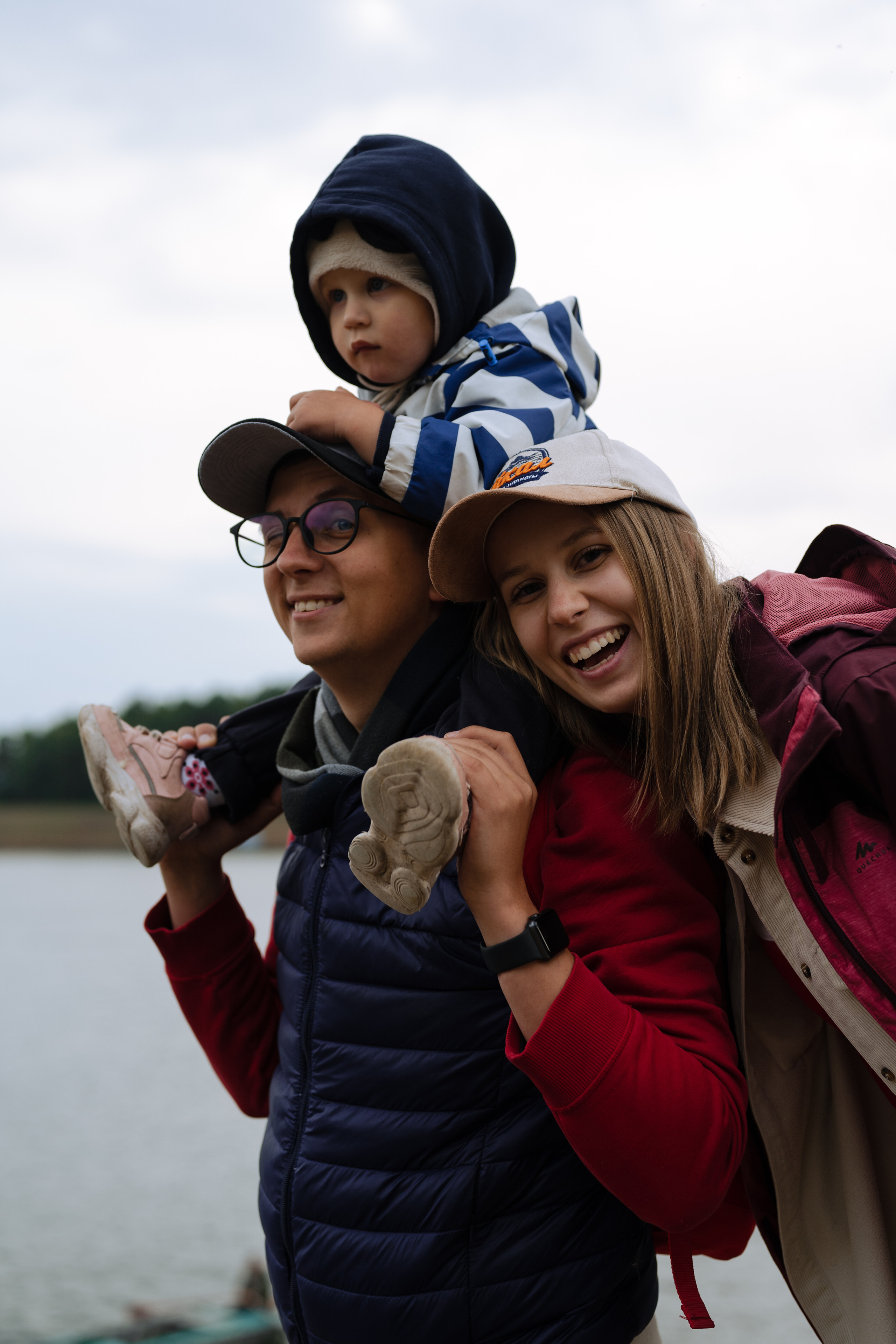 Никита и родители, Красноярское море. Фотограф Красноярск Екатерина Карпеза